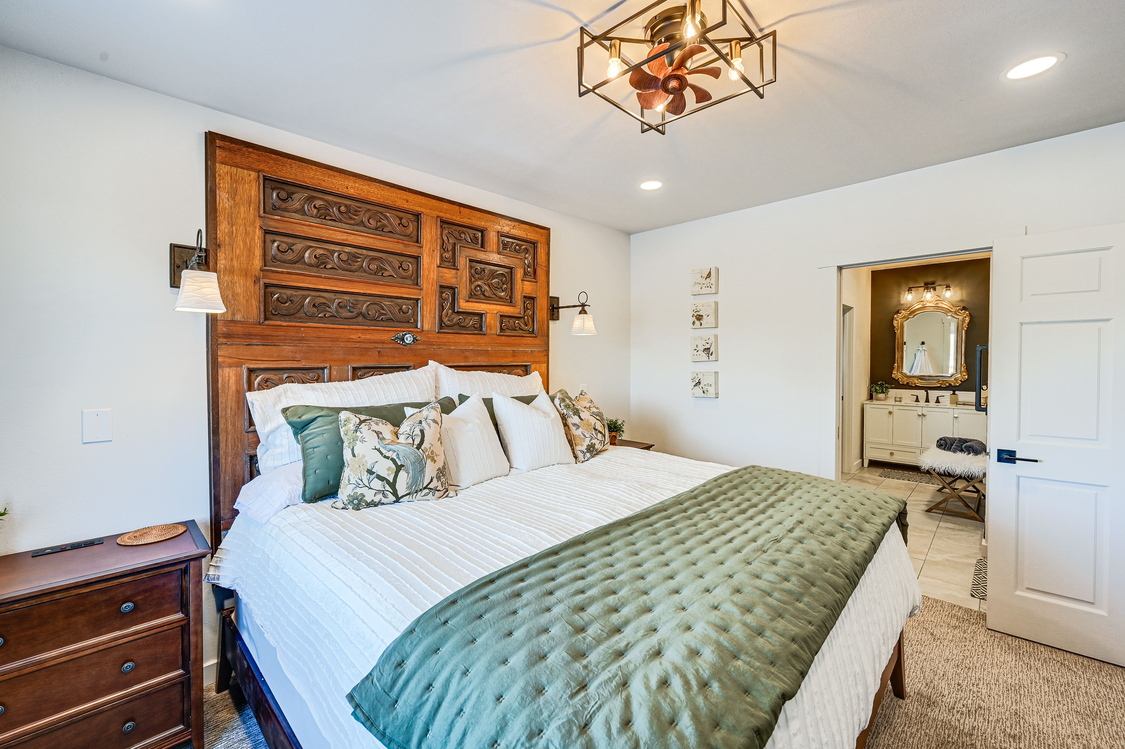 Bedroom Suite 1 | King Bed