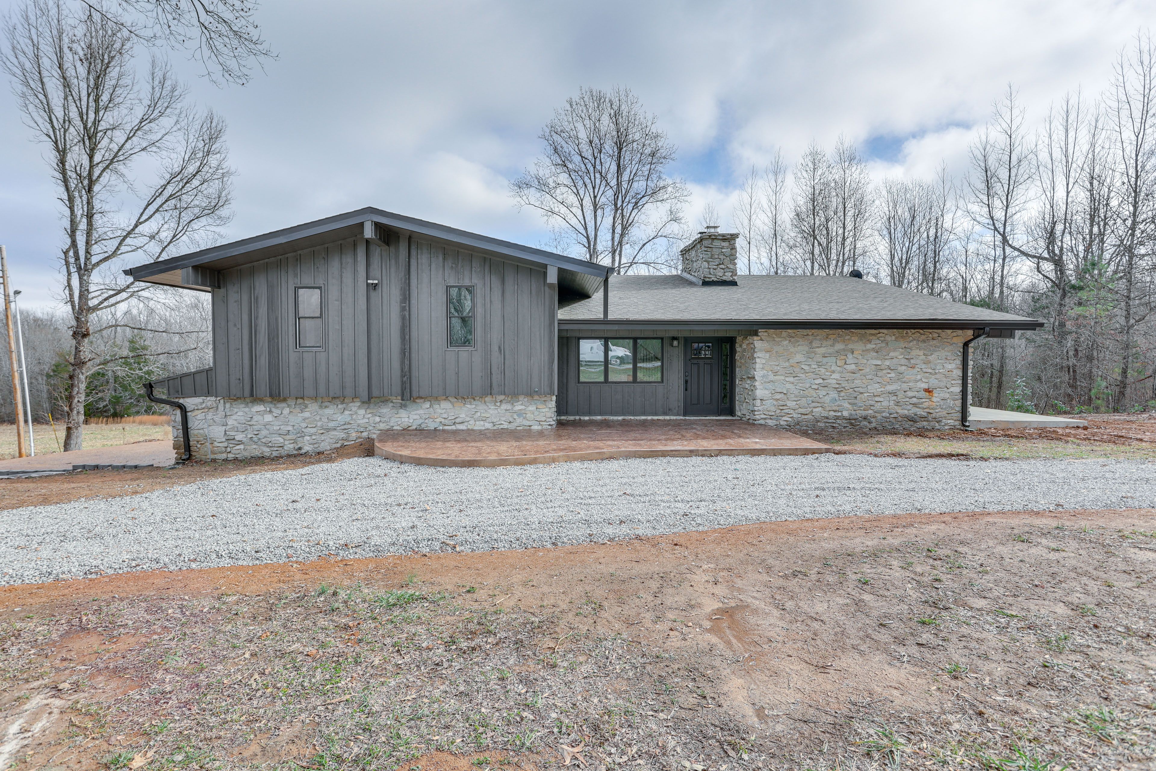 Home Exterior | 1 Step to Enter