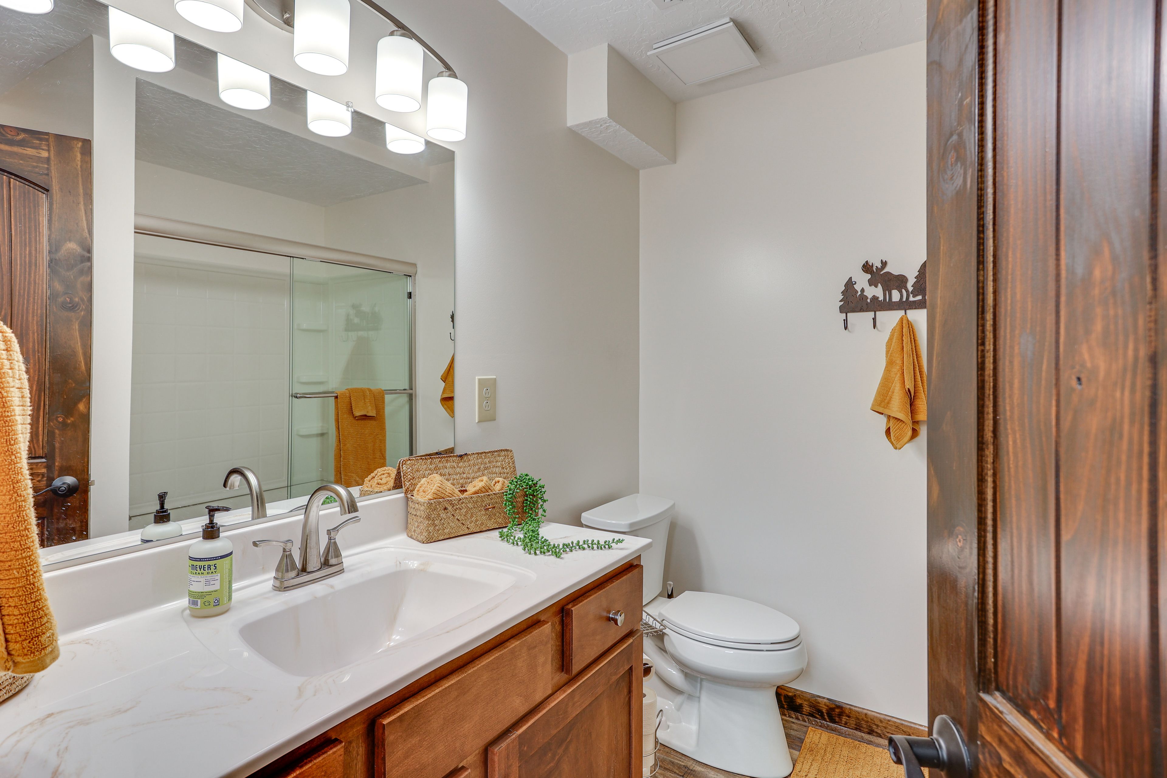Full Bathroom | Lower Level