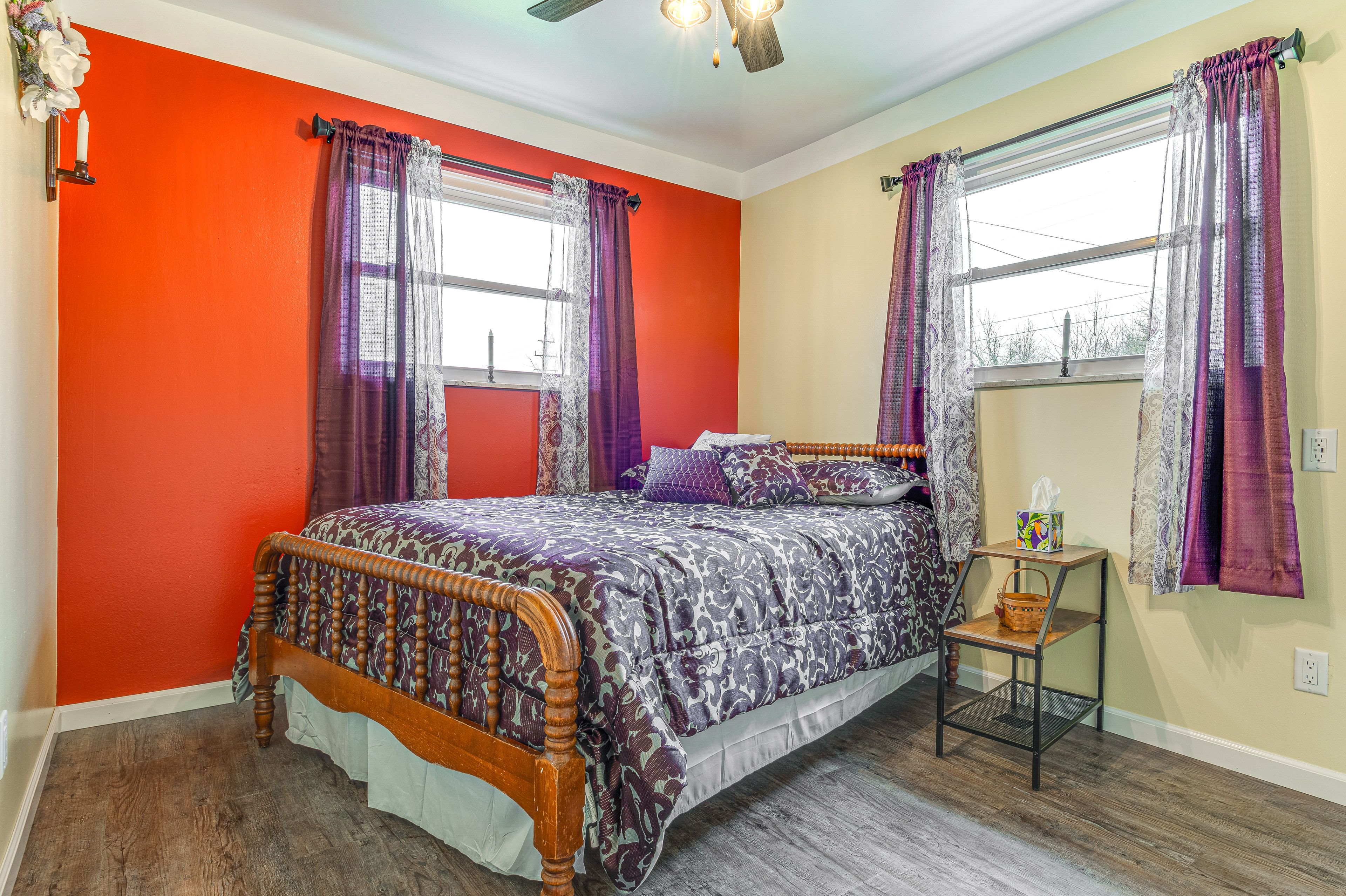 Bedroom 1 | Queen Bed
