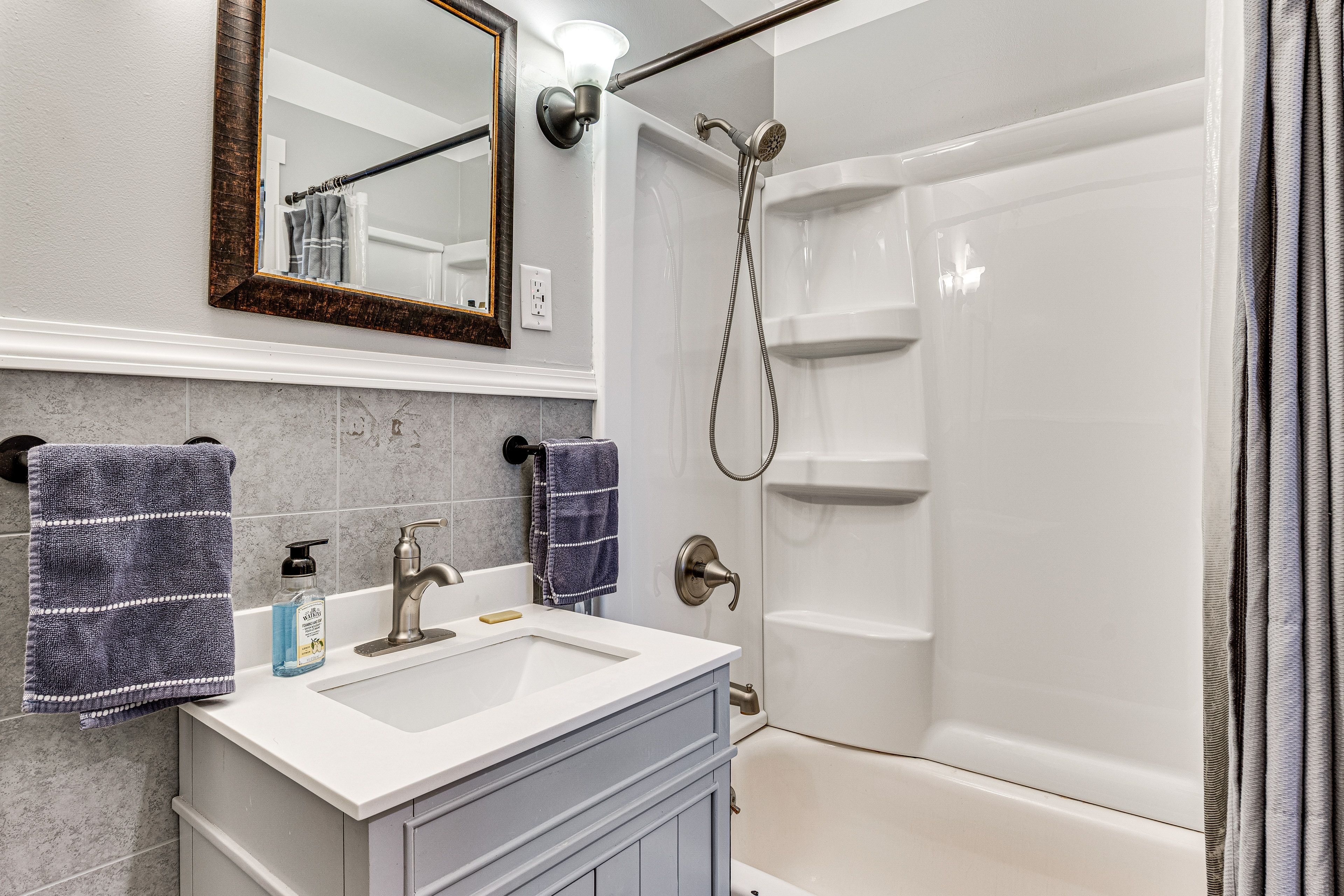 Bathroom | Towels Provided