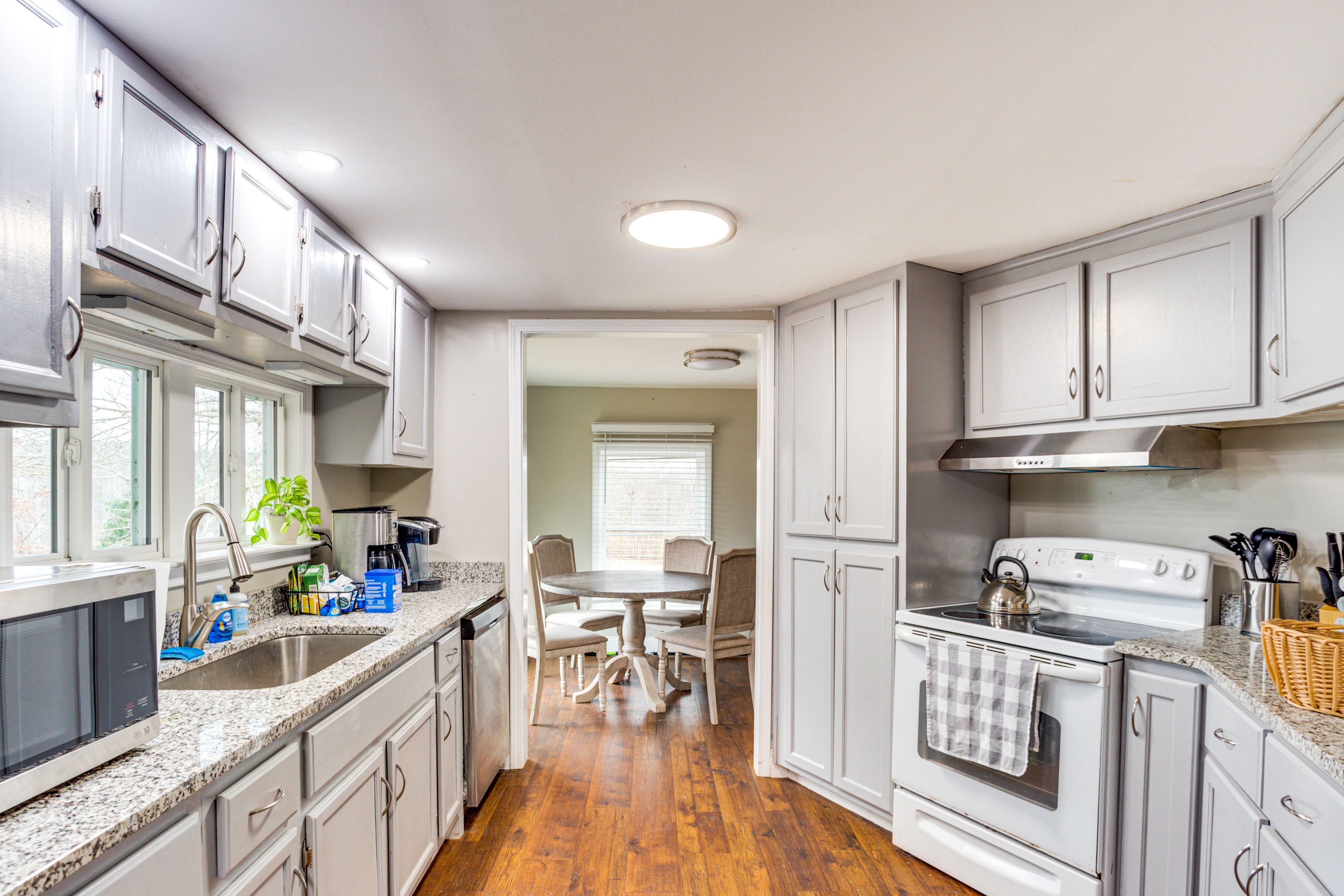 Kitchen | Keurig & Drip Coffee Makers | Dishwasher | Cooking Basics