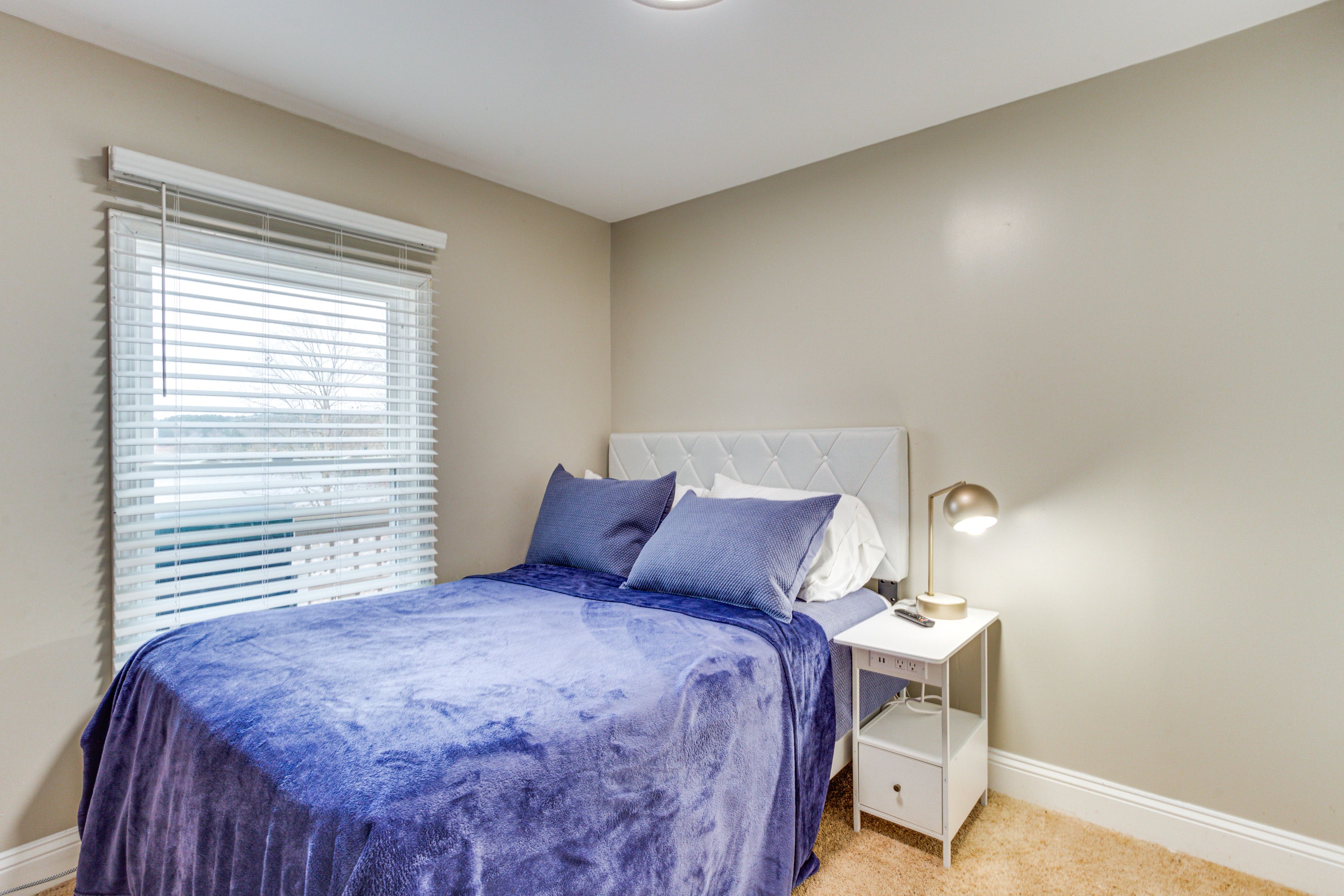 Bedroom 2 | Queen Bed | Smart TV w/ Cable