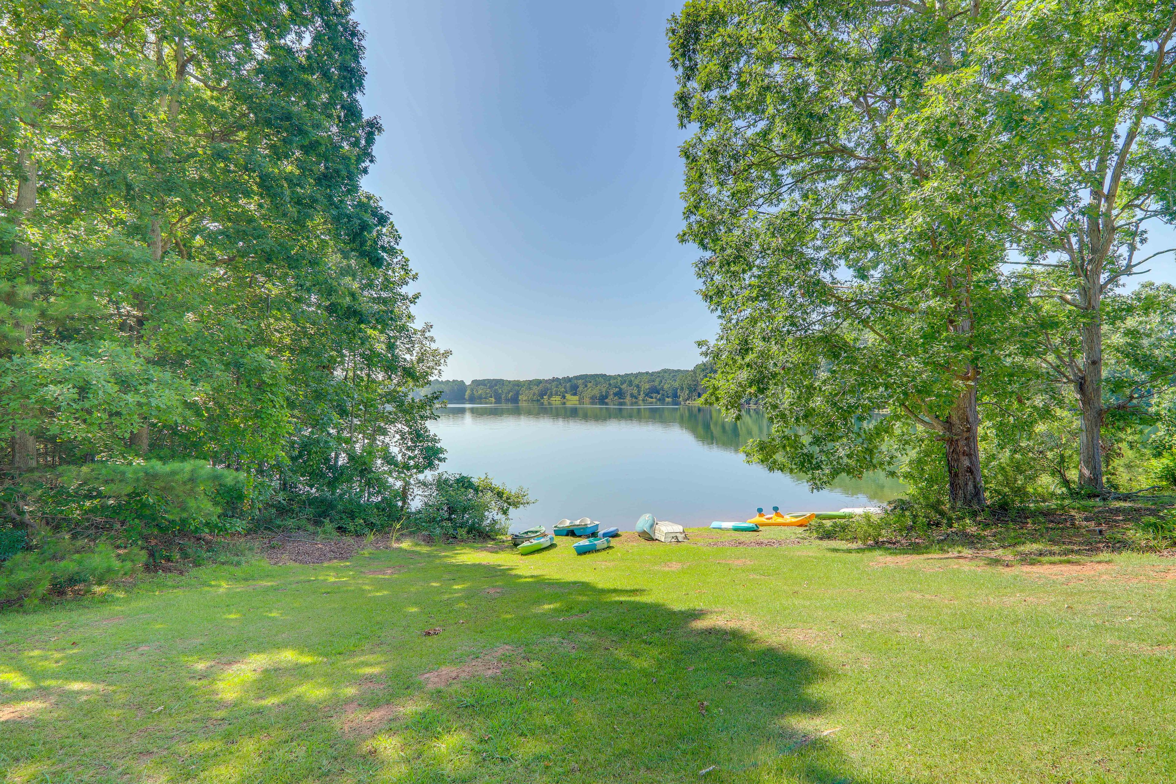 On-Site Lake Access | 8 Shared Kayaks | Shared Canoe