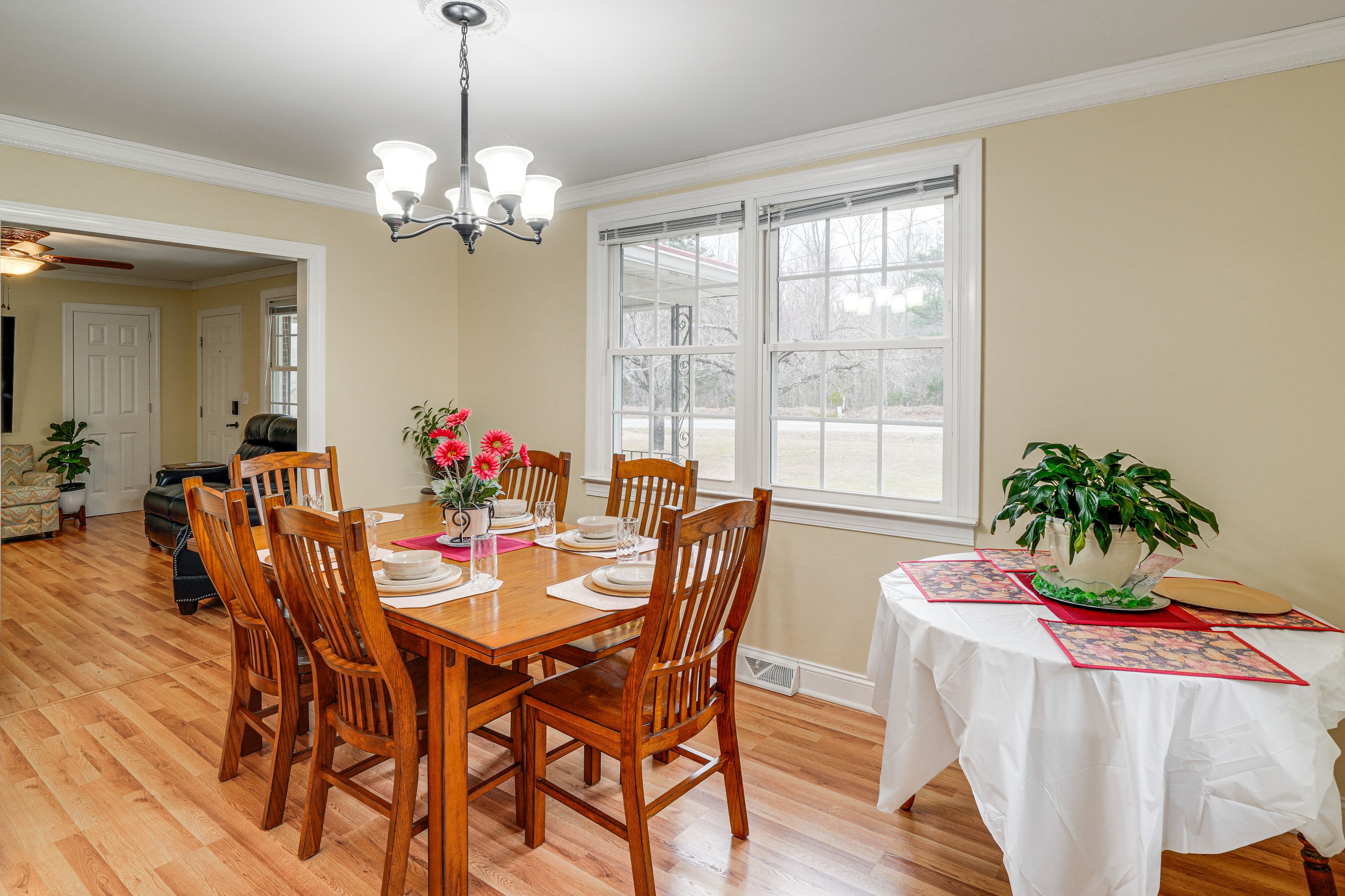 Dining Area | In-Unit Laundry | Central Heating & A/C | 4 Mi to Hyco Lake