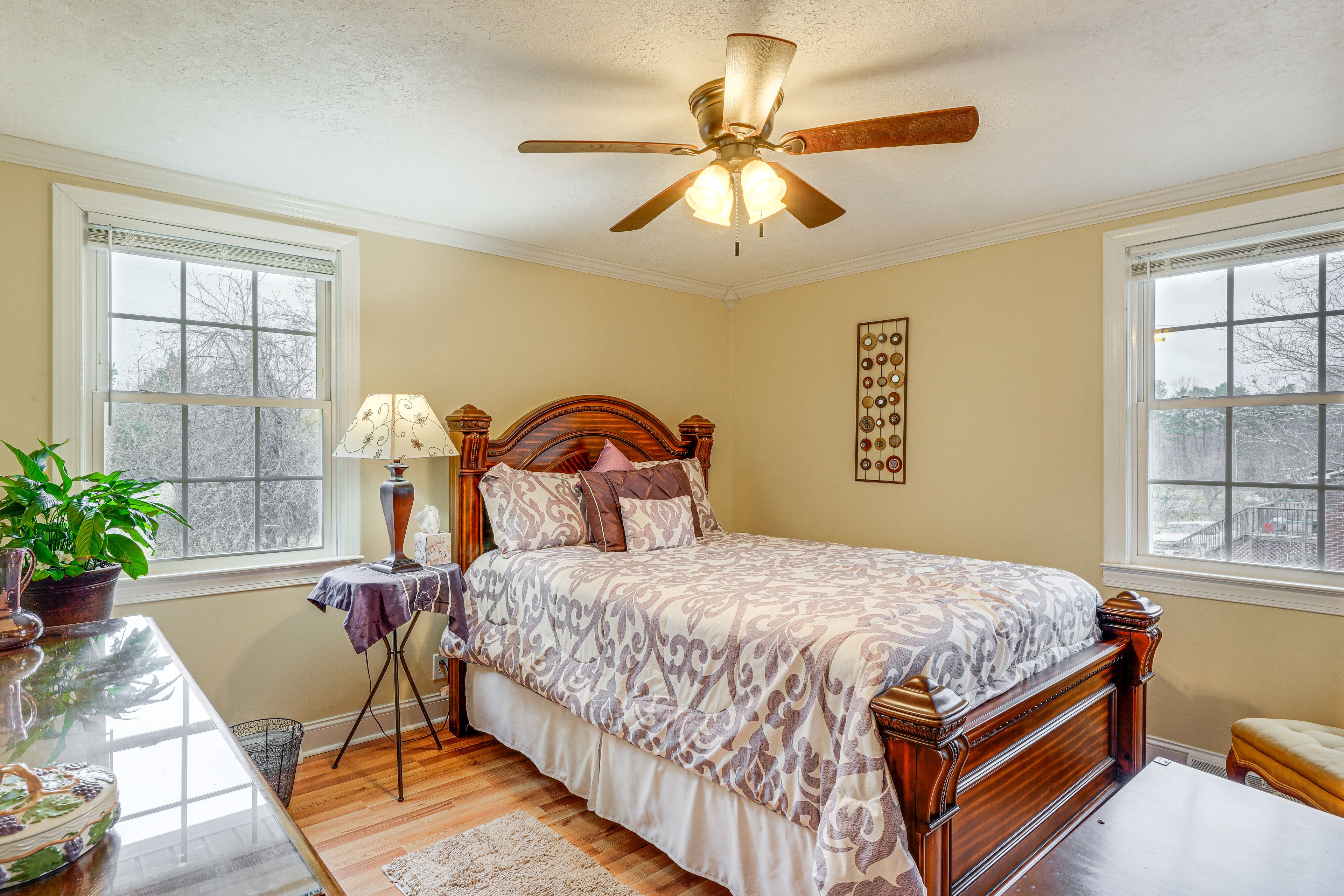 Bedroom 3 | Queen Bed