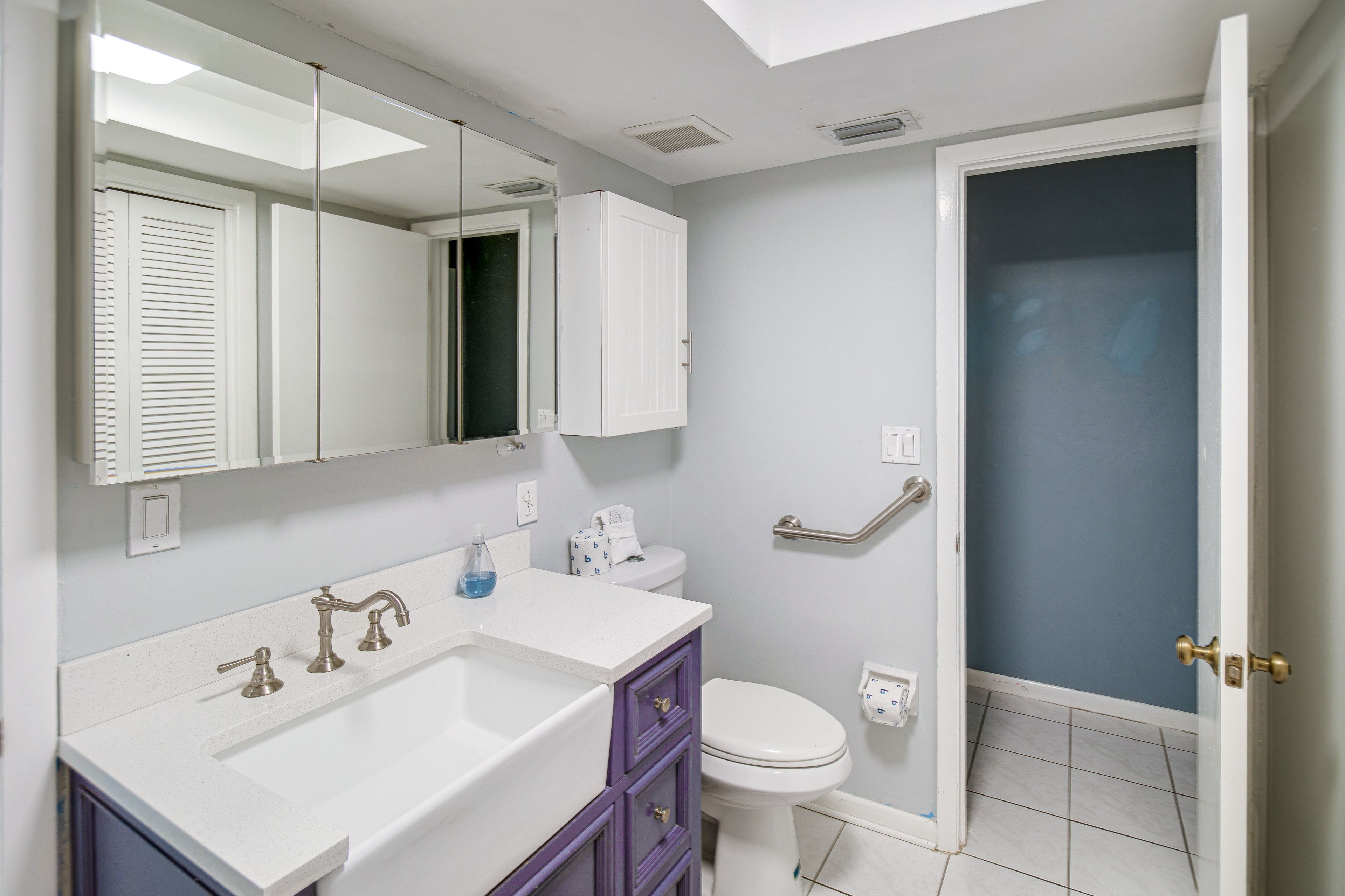 Half Bathroom | Laundry | Detergent Provided