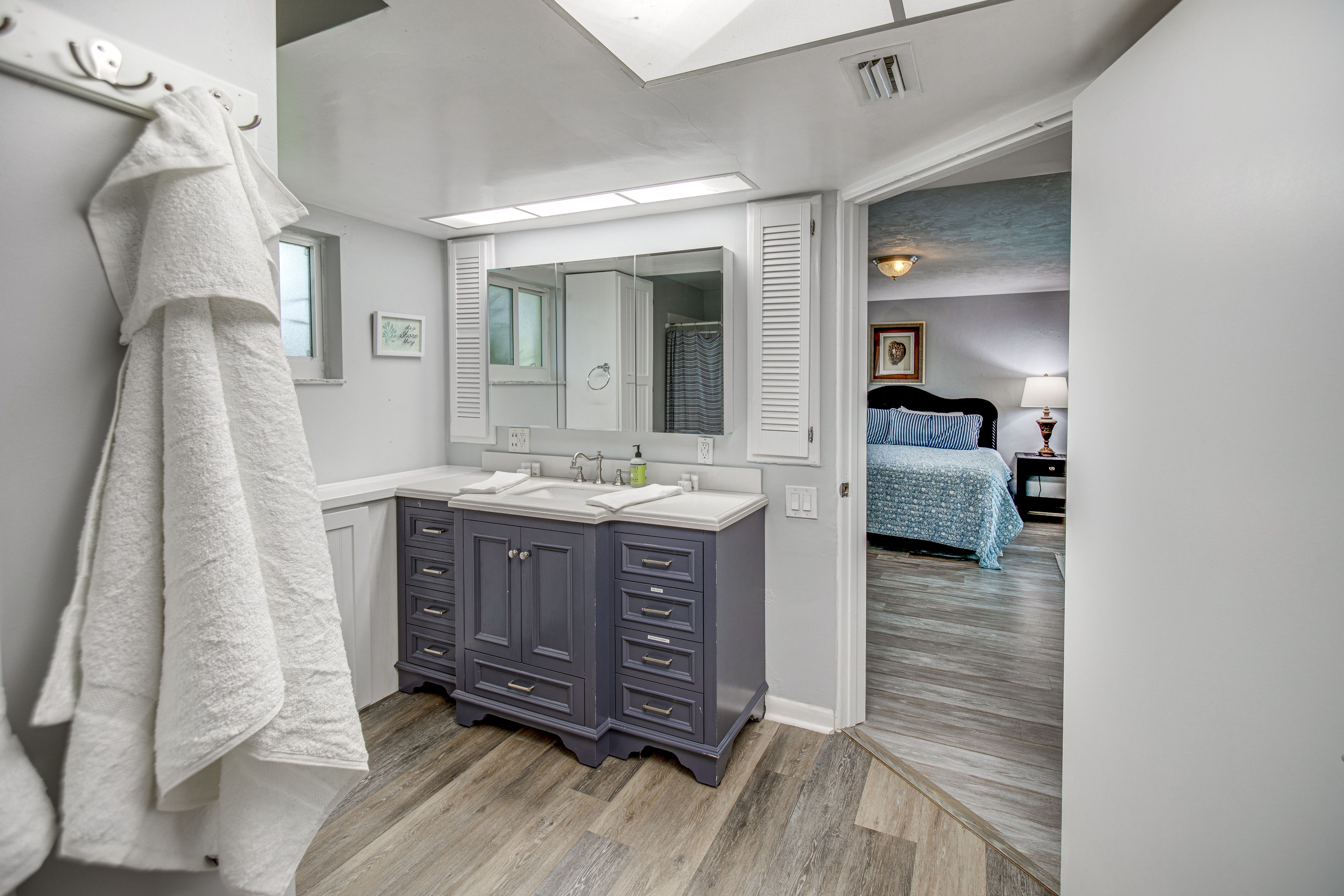 Full Bathroom | Complimentary Toiletries