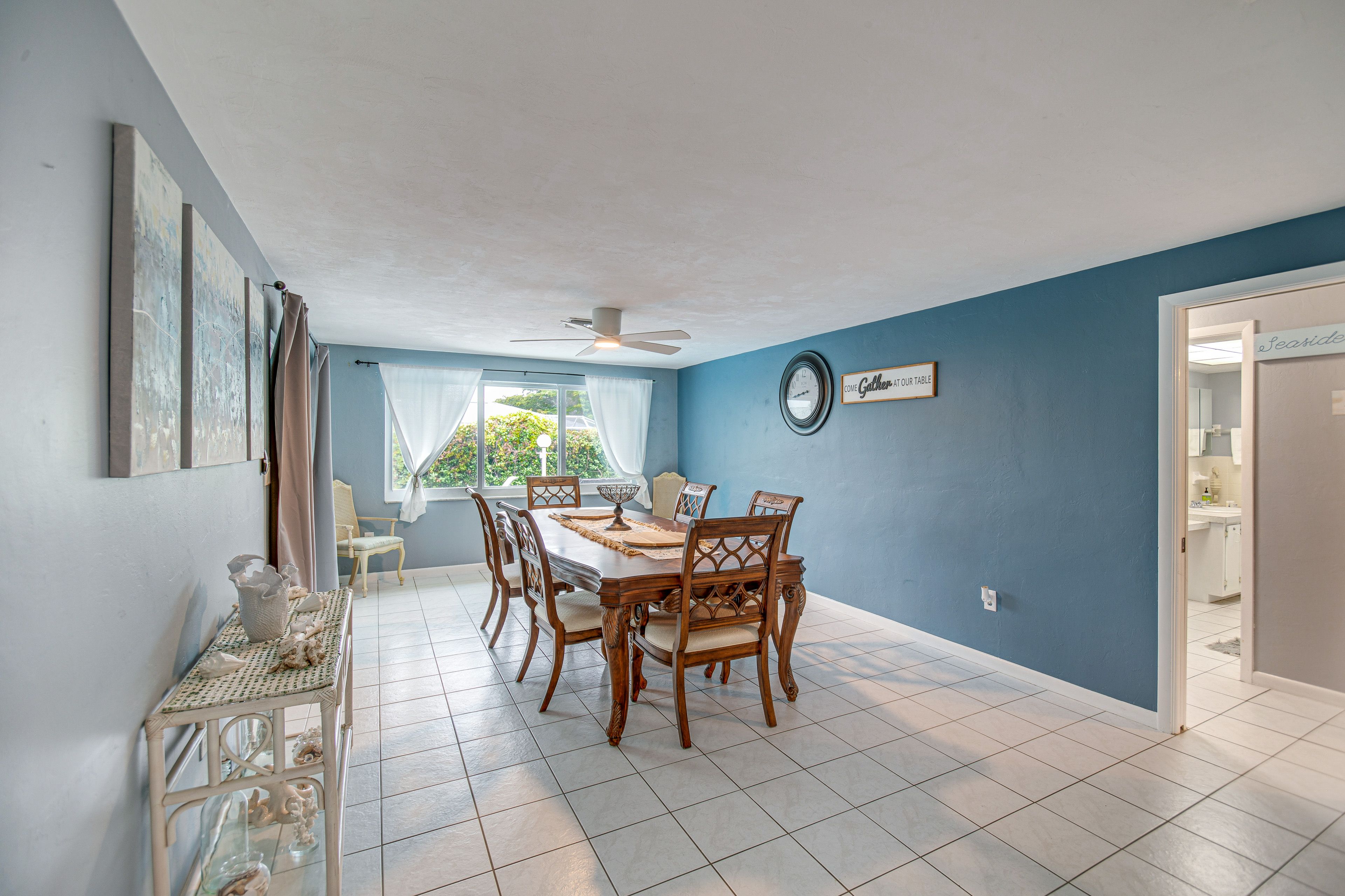 Dining Area | Dishware/Flatware