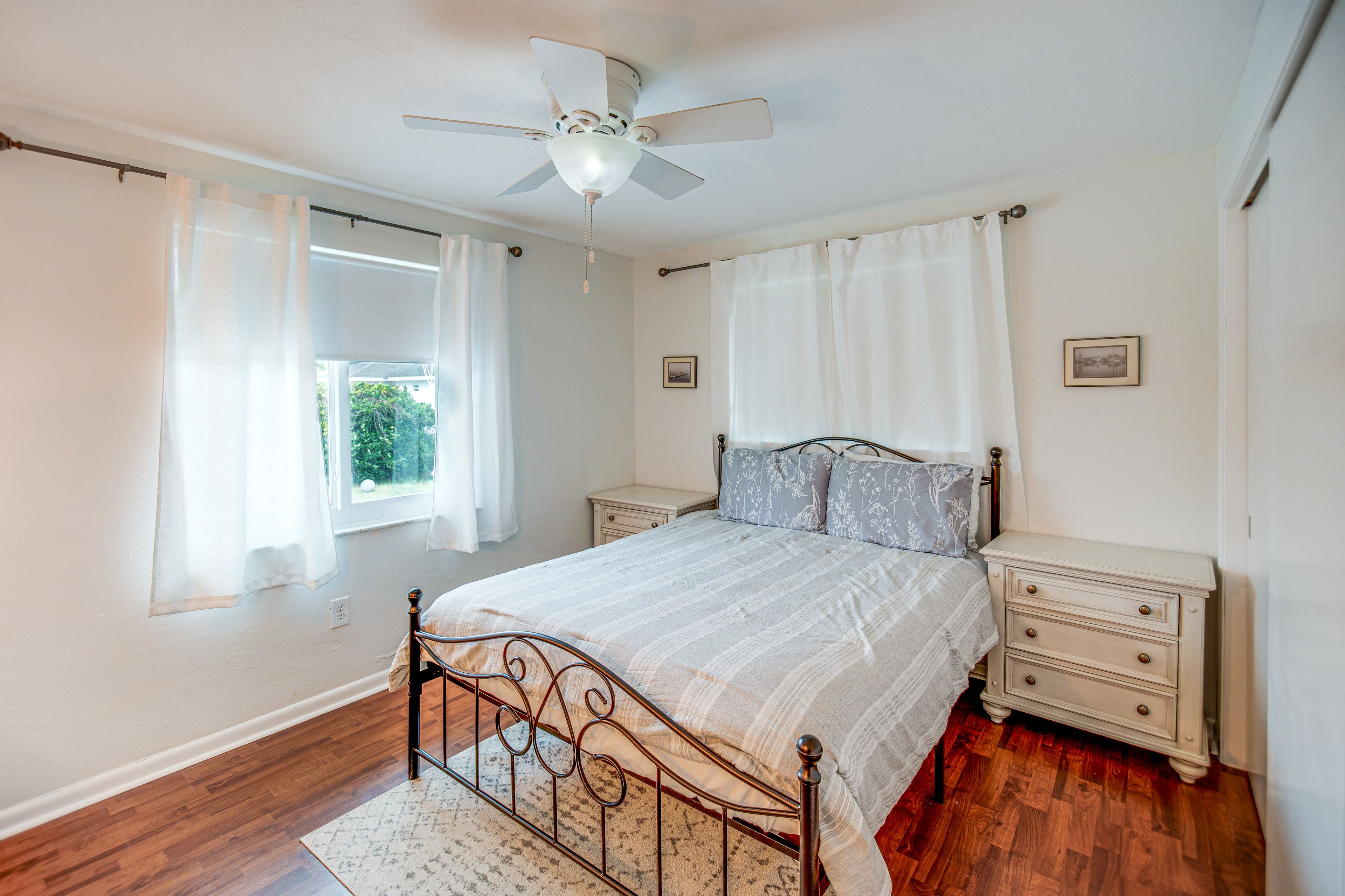 Bedroom 2 | Queen Bed | Flat-Screen TV