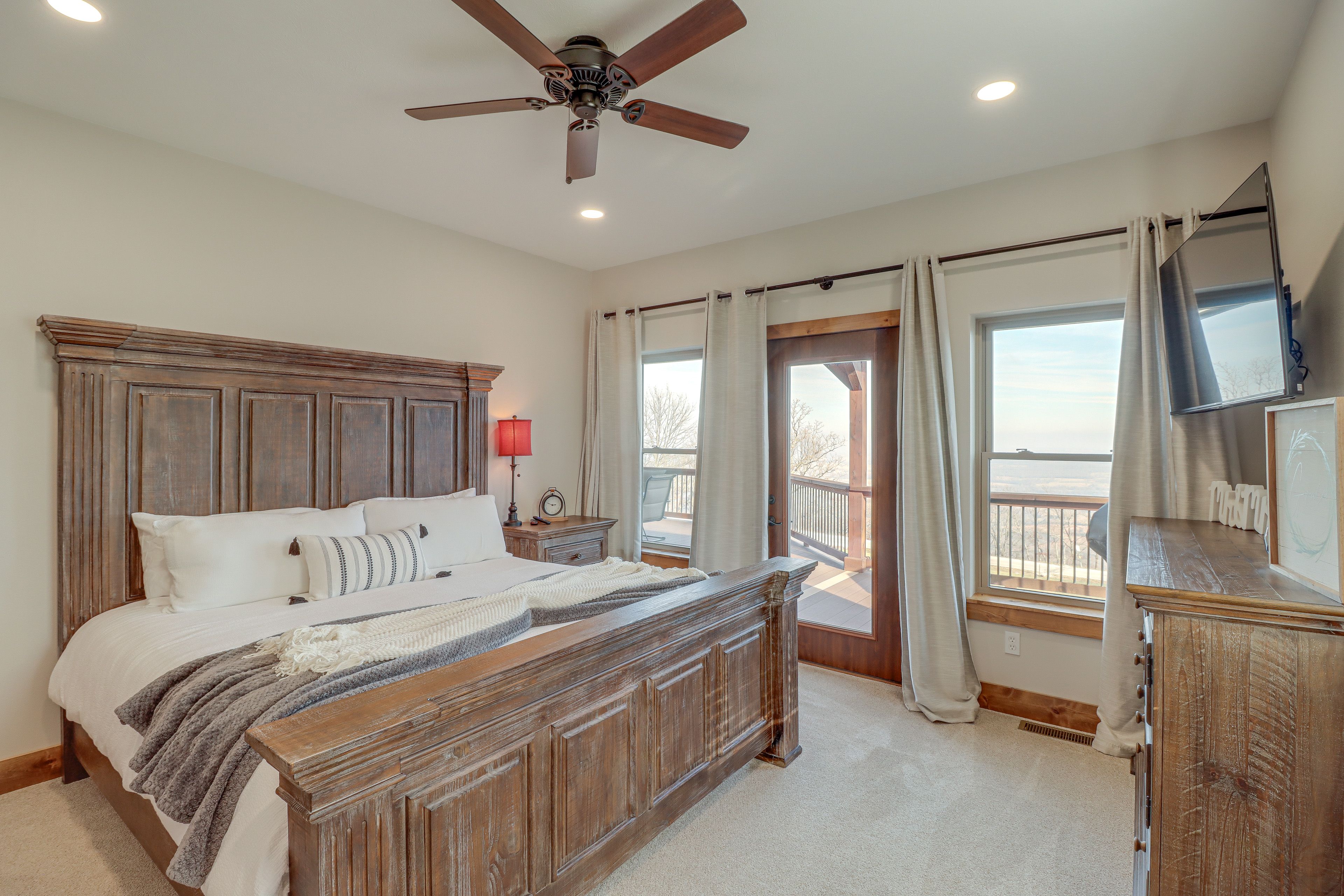 Bedroom 1 | King Bed | Smart TV w/ Cable | Main Floor