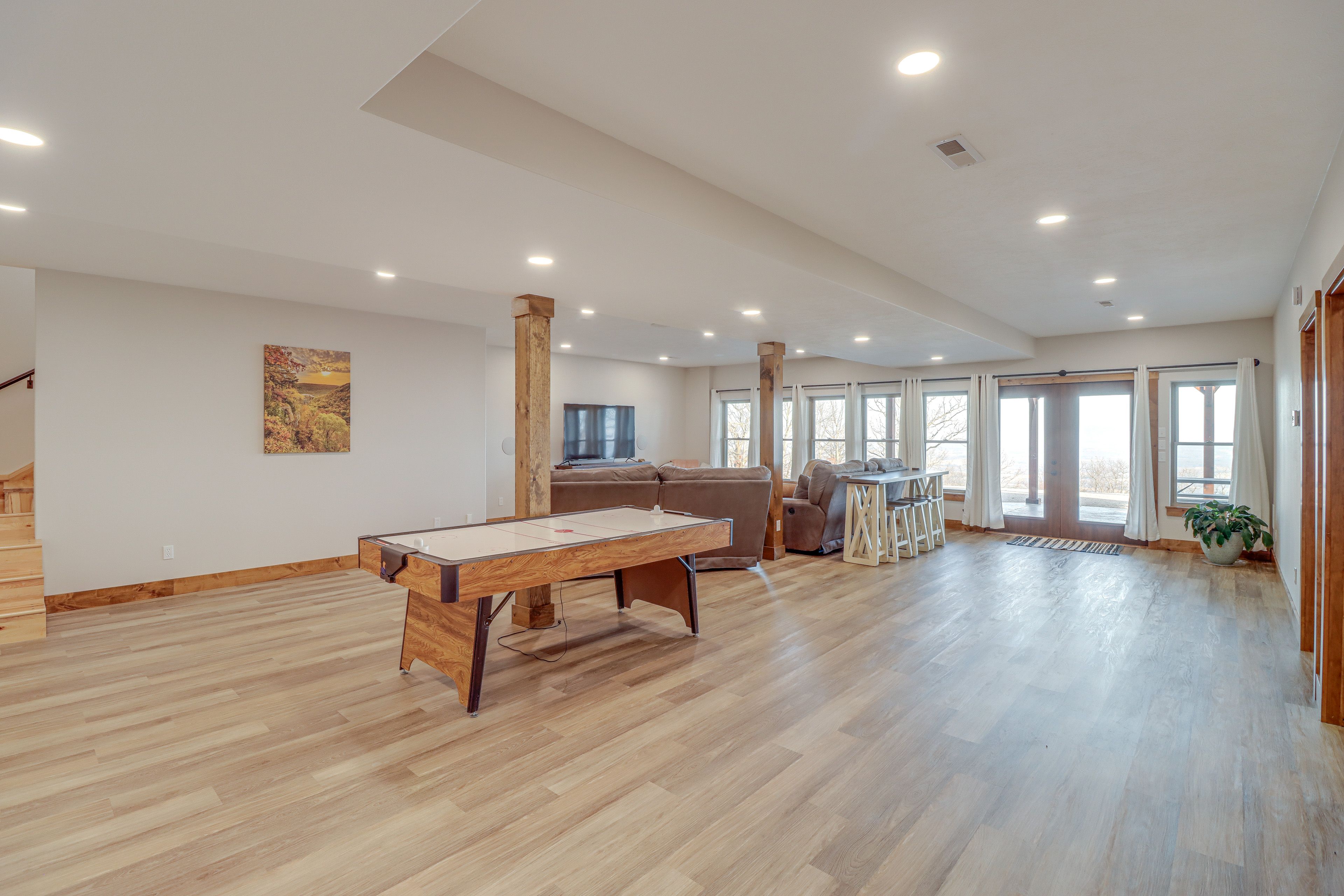 Game Room | Air Hockey Table | Smart TV w/ Cable | Lower Floor