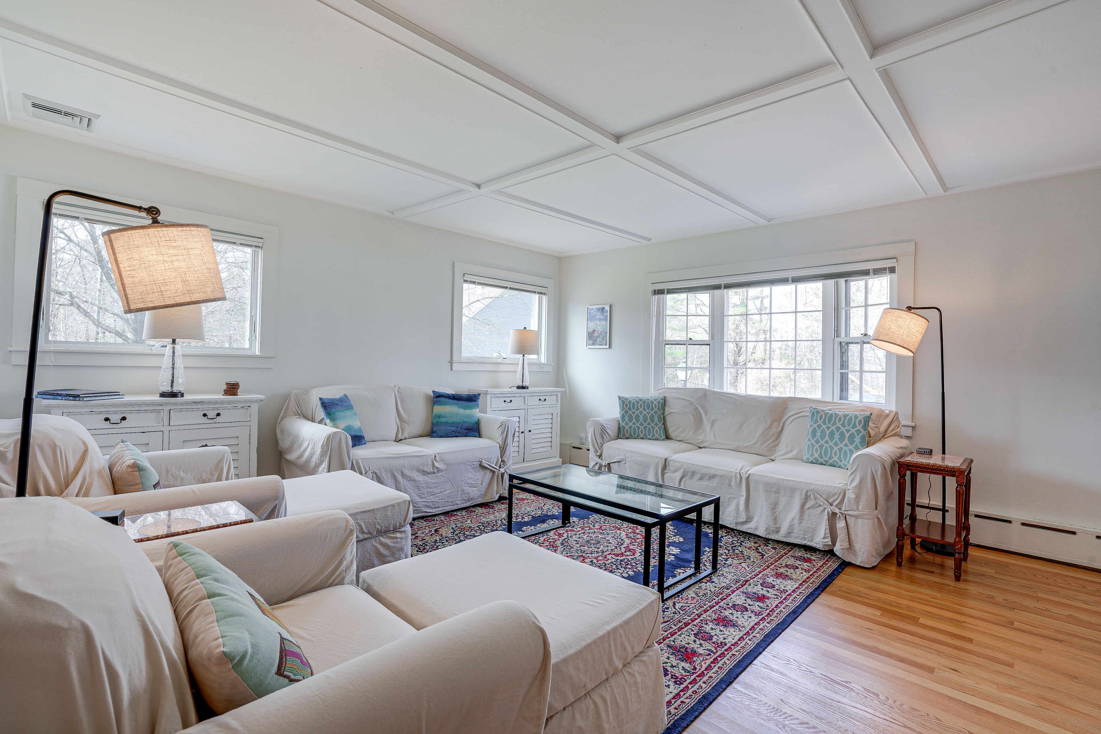 Living Room | Smart TV | Free WiFi