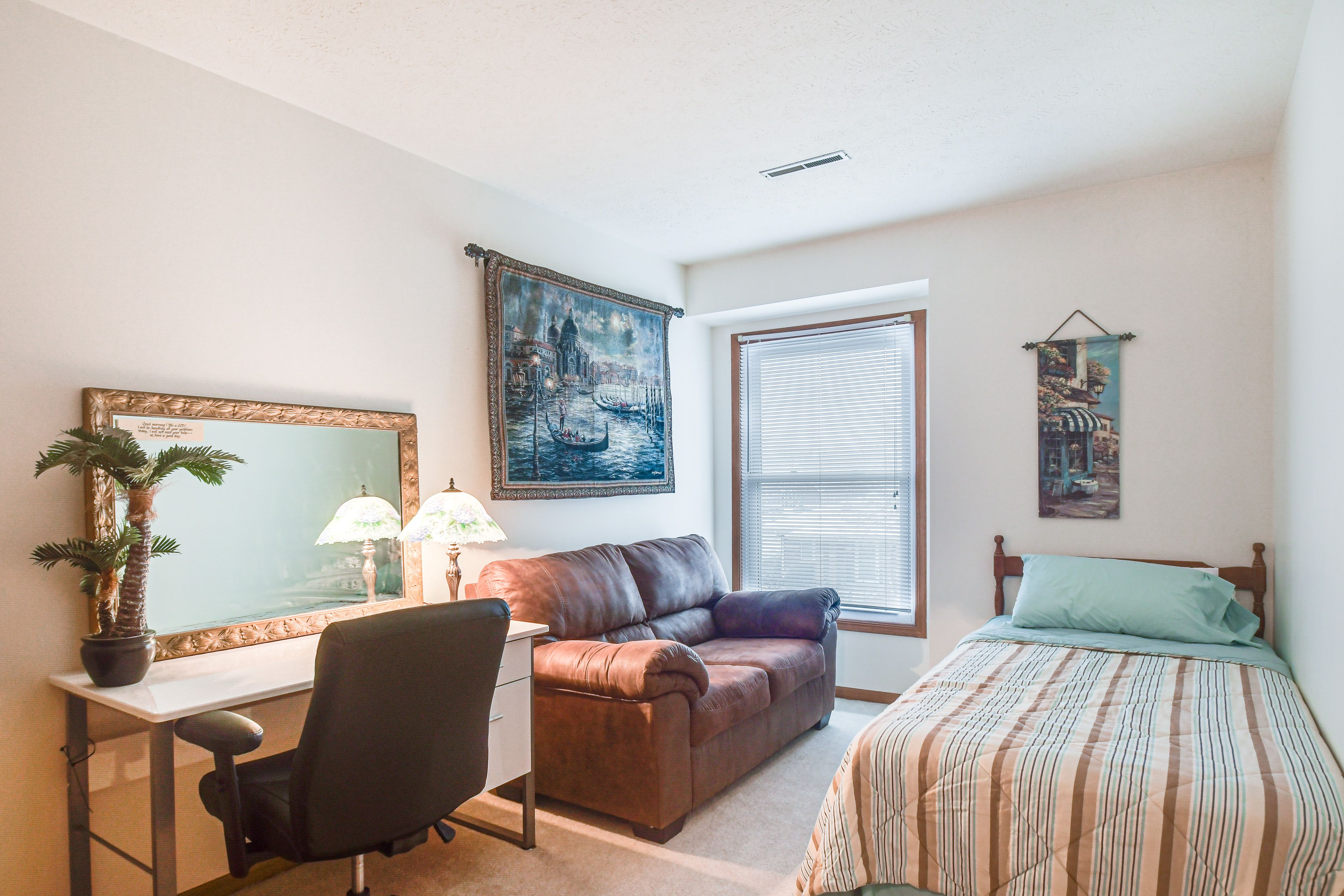 Bedroom 3 | Main Level | Twin Bed