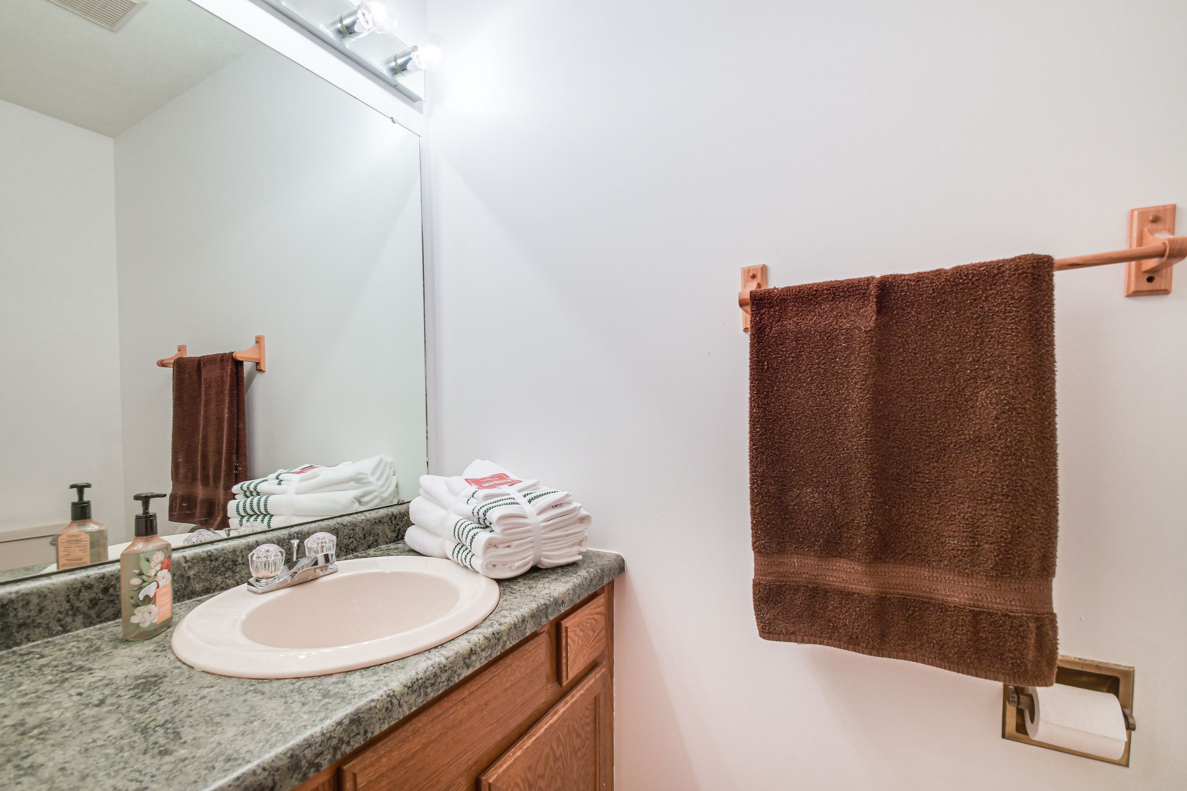 Half Bathroom | Main Level | Towels Provided