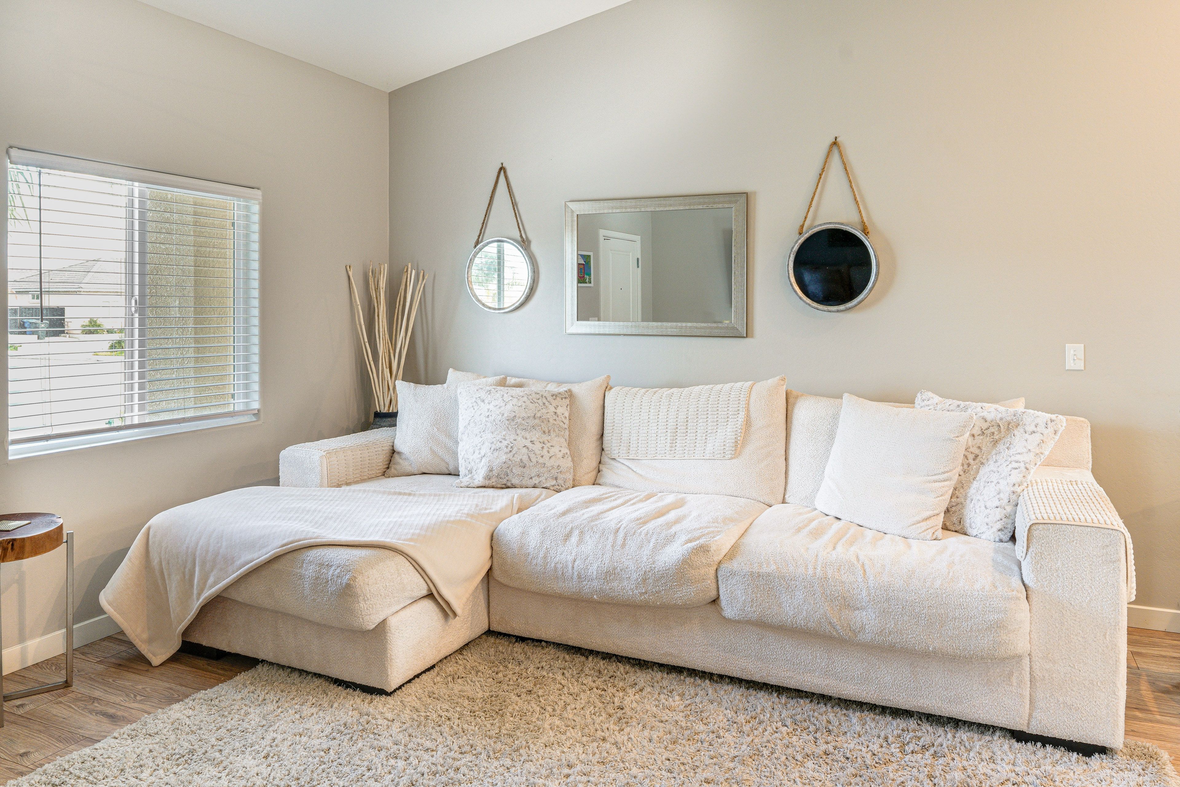 Living Room | Smart TV | Free WiFi