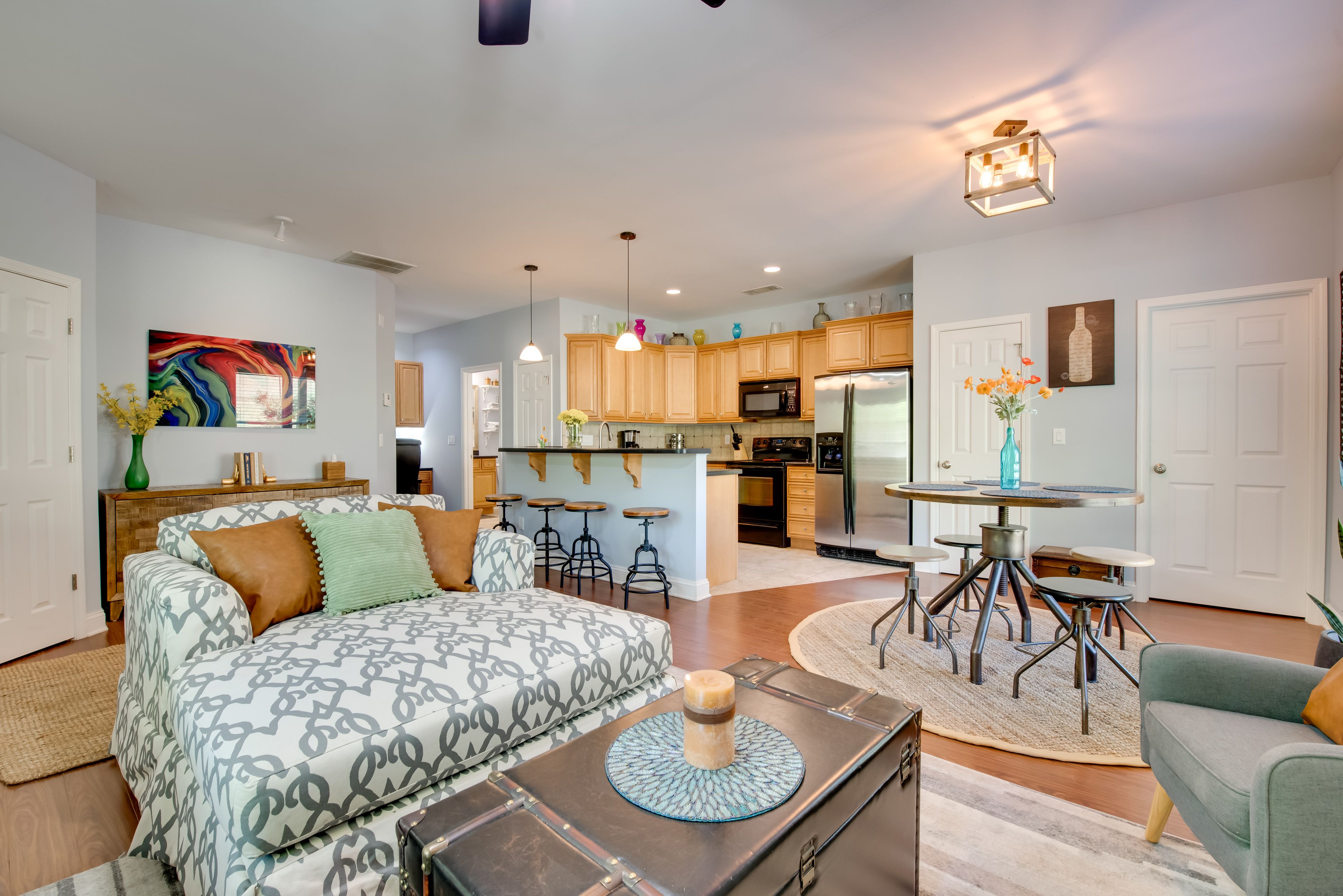 Living Room | Smart TV | Central A/C + Heating