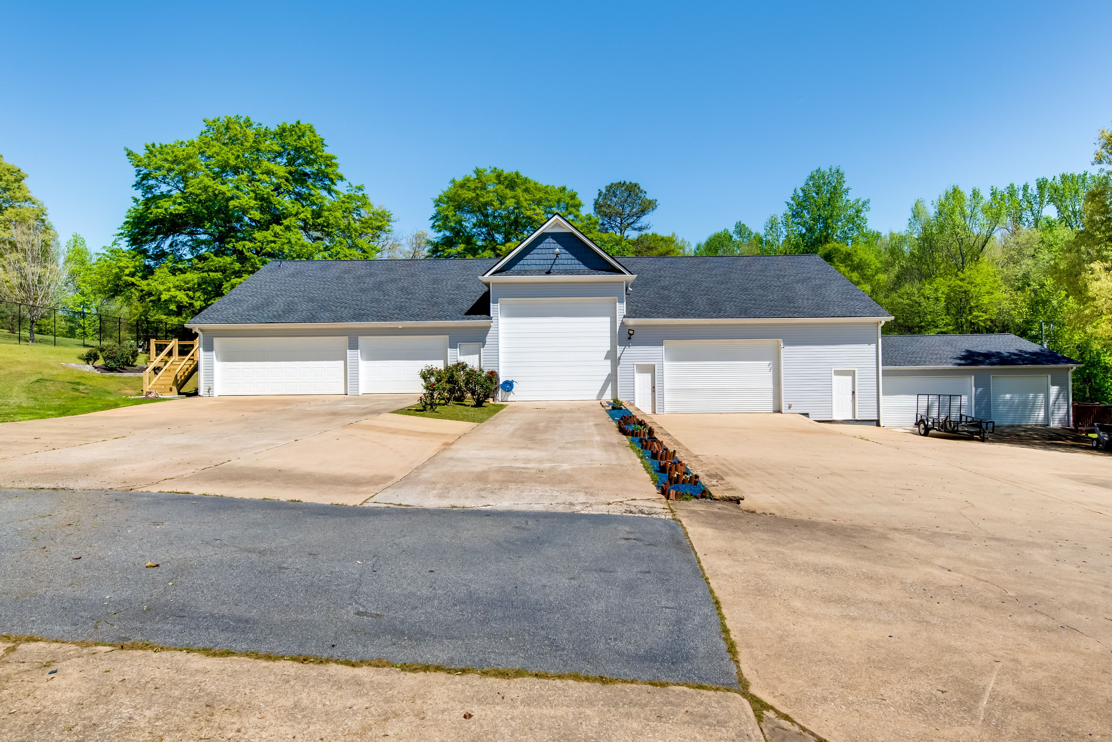 Parking | Driveway (2 Vehicles)