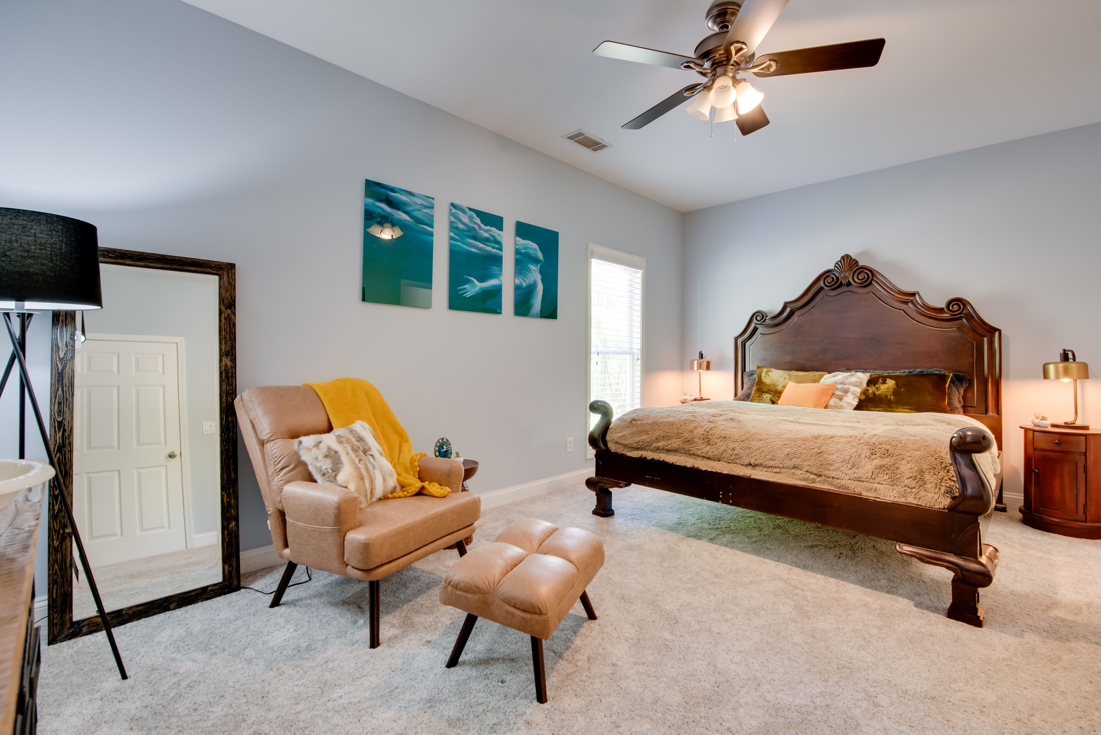 Bedroom | King Bed | Linens Provided