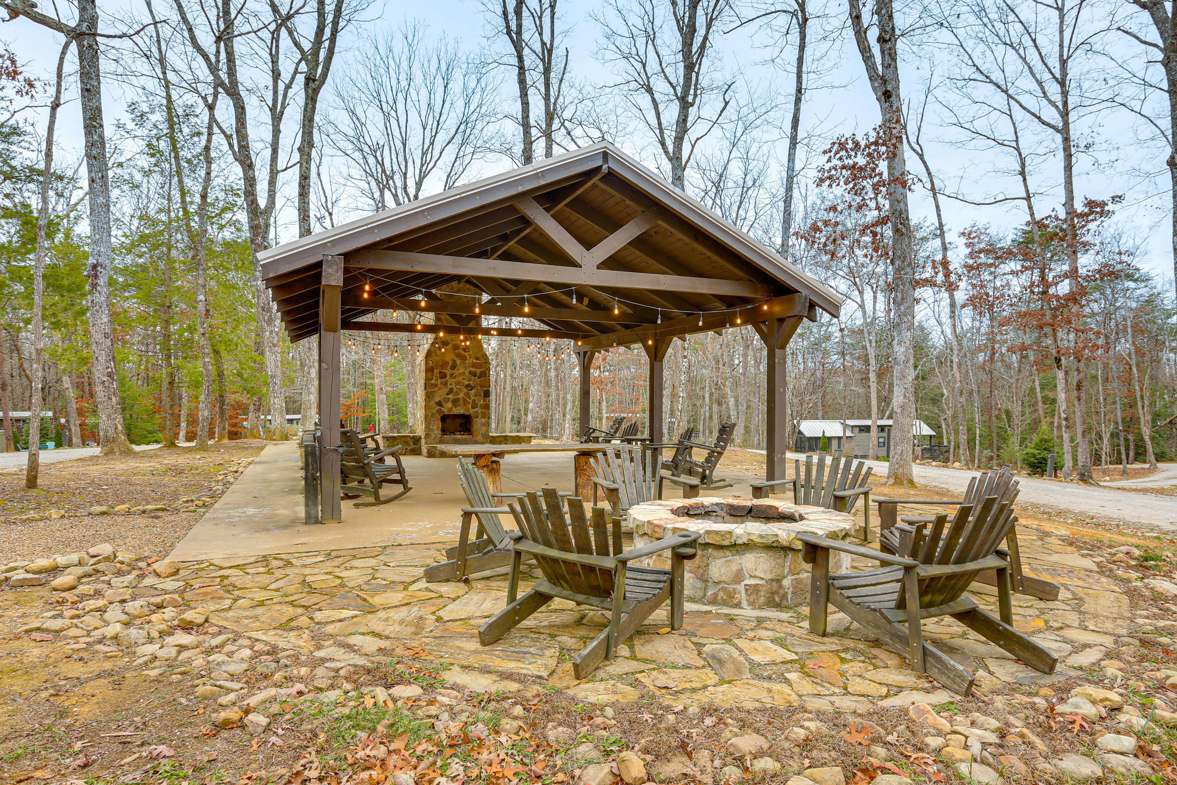 Community Amenities | Playground | Outdoor Fireplace