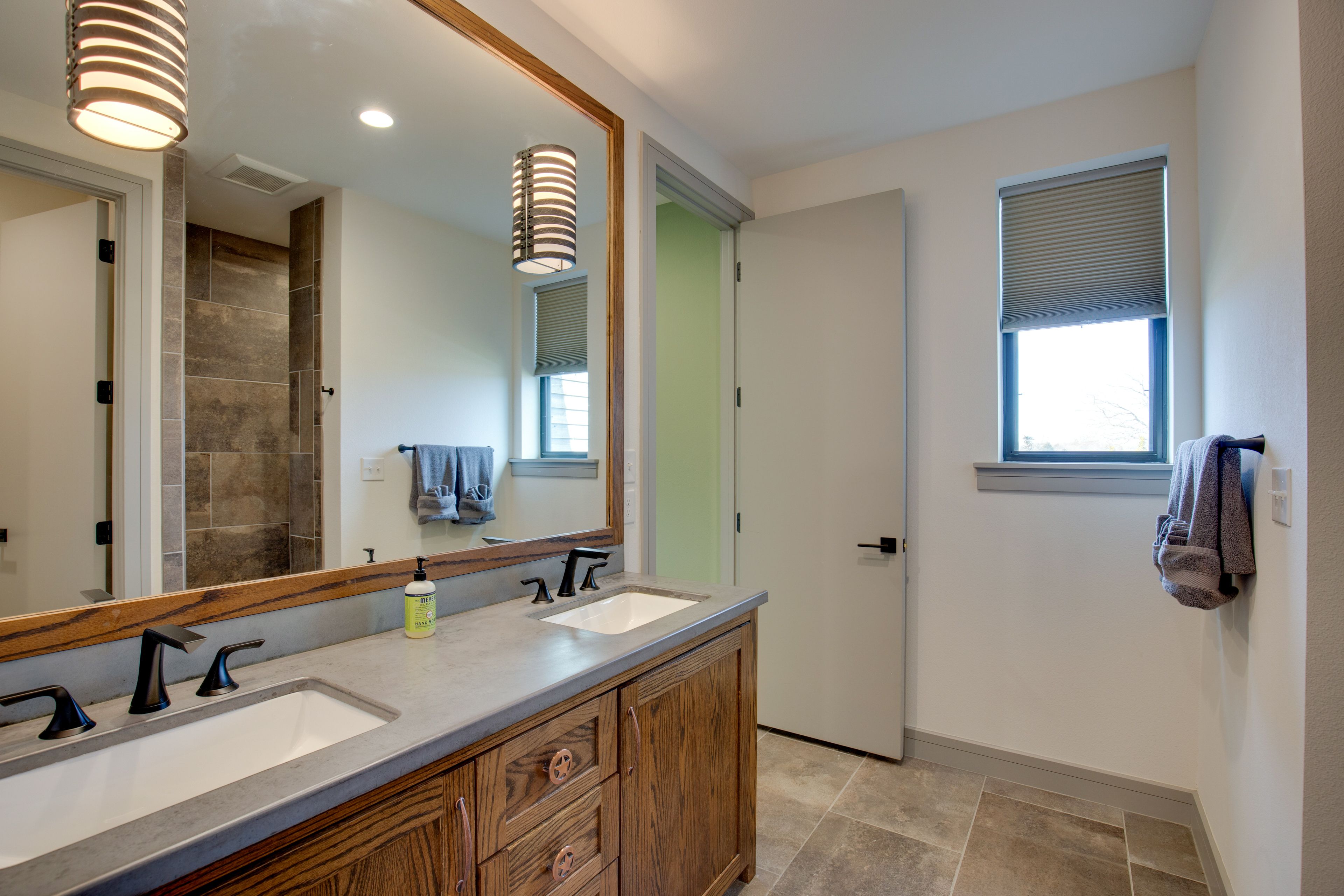 Bathroom | Complimentary Toiletries | 1st Floor