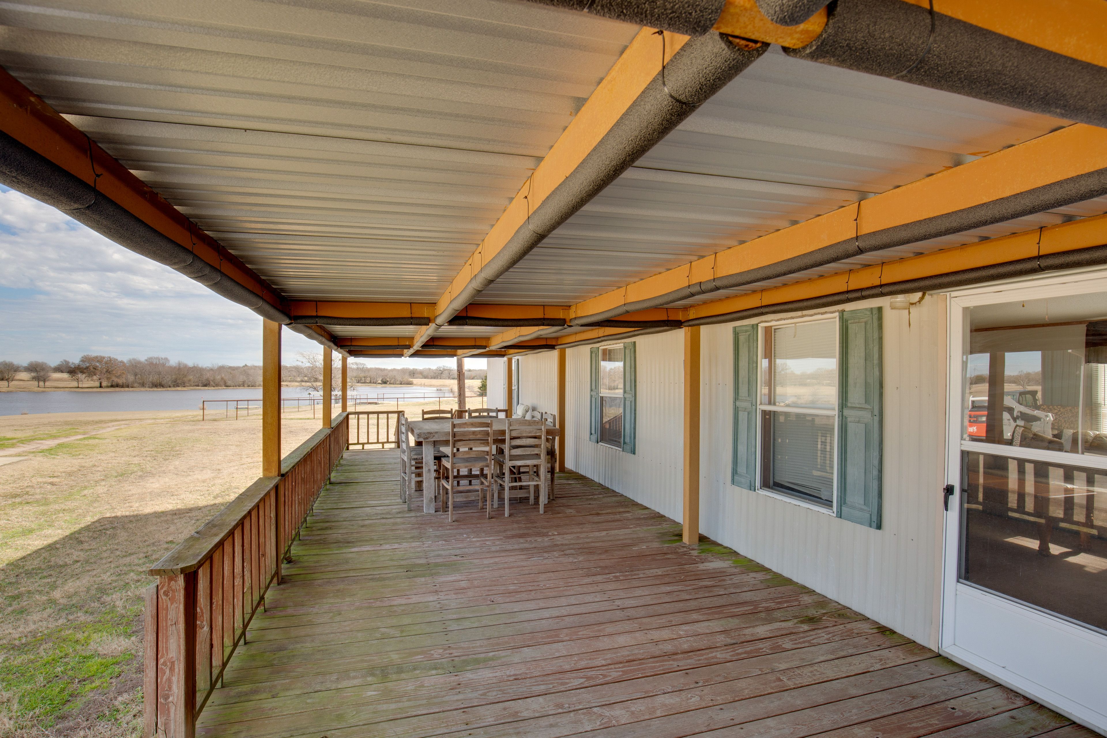 Private Deck | Outdoor Dining Area