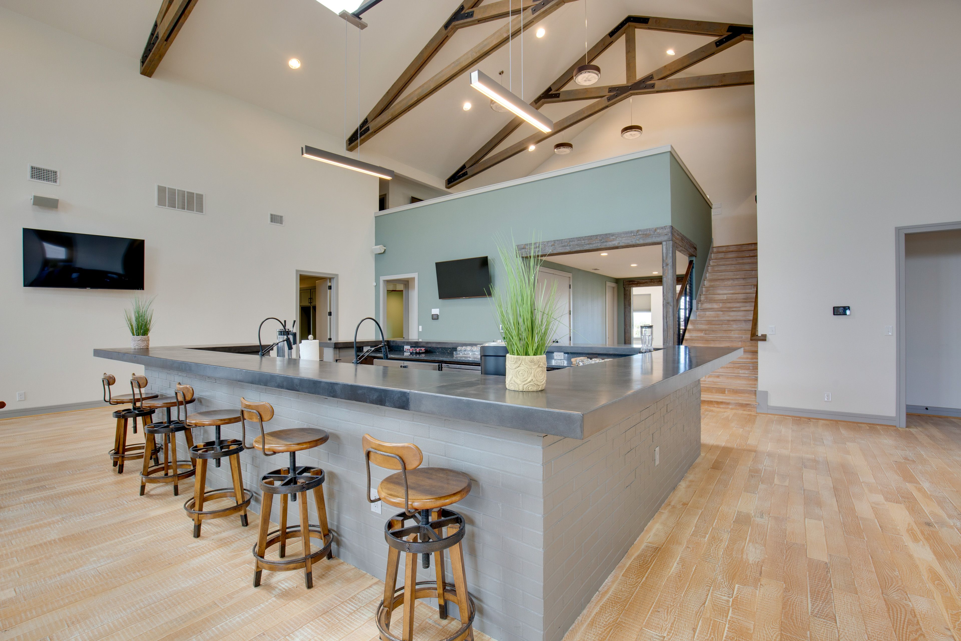 Wet Bar | Smart TV | 1st Floor
