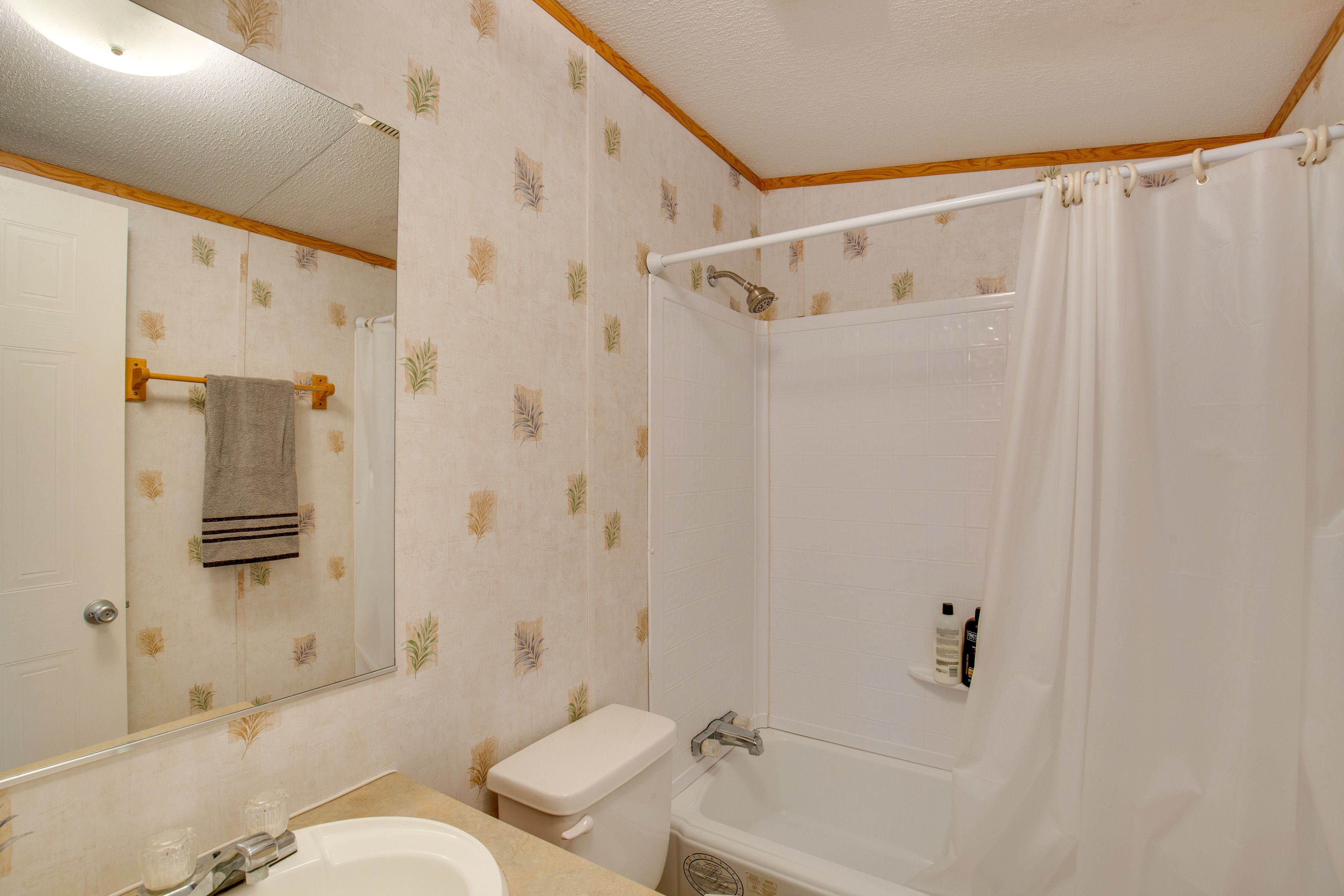 Bathroom | Complimentary Toiletries