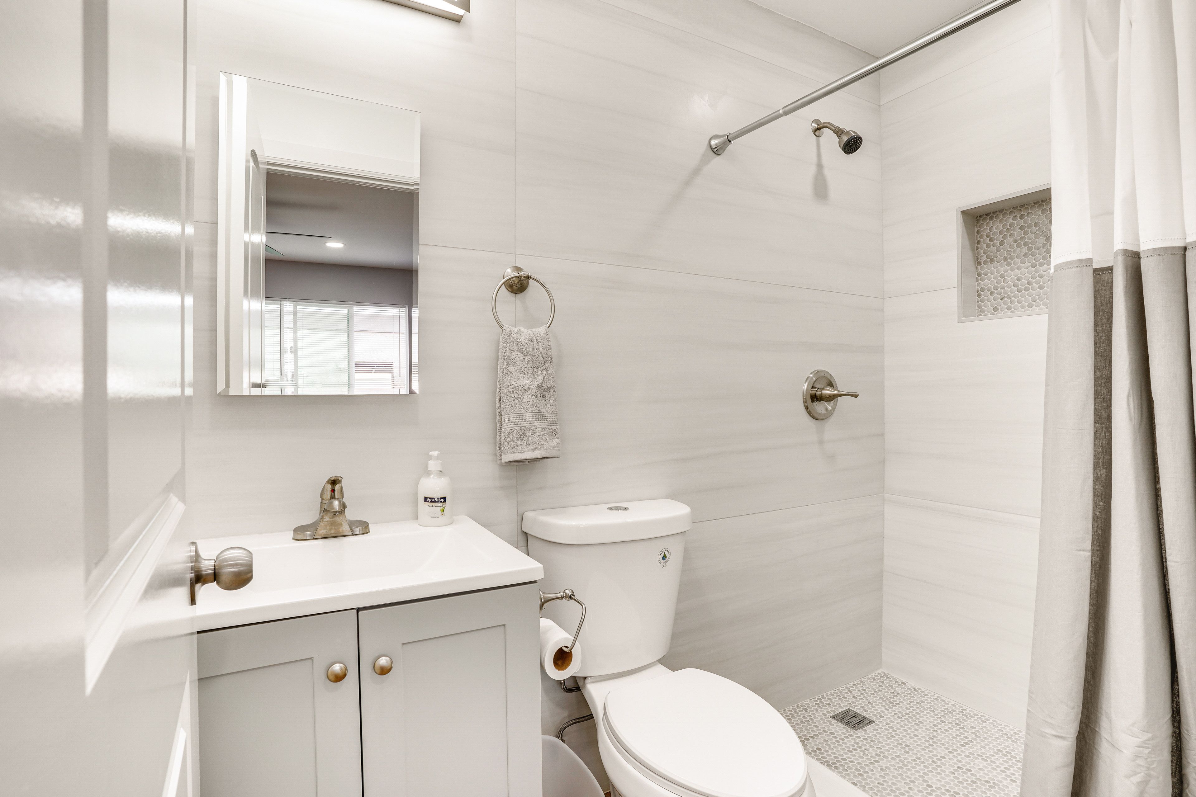 En-Suite Bathroom | Towels Provided