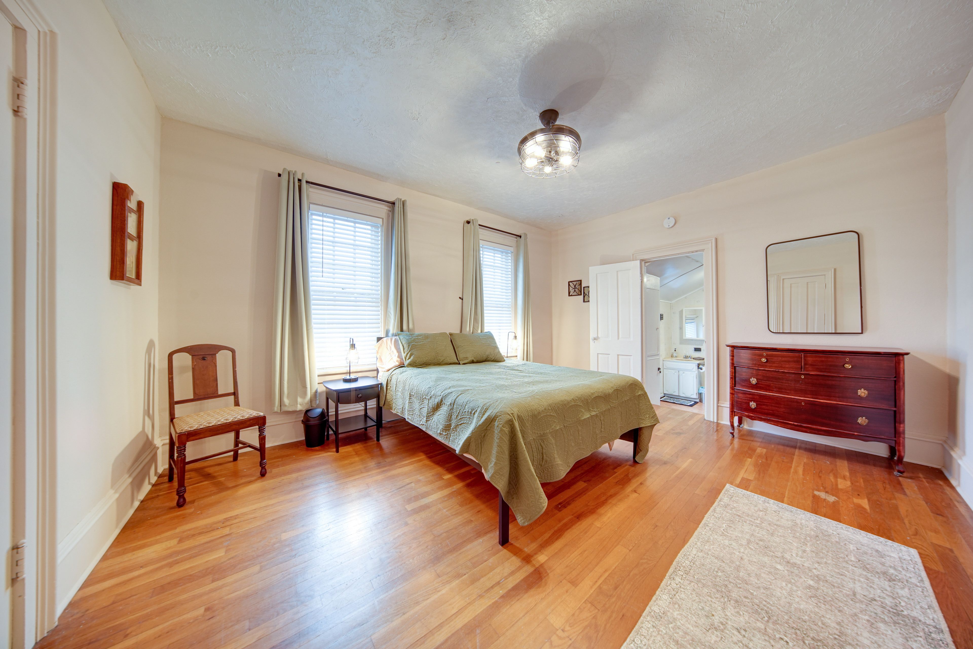 Interior | 2nd-Floor Apartment | Single-Level Unit