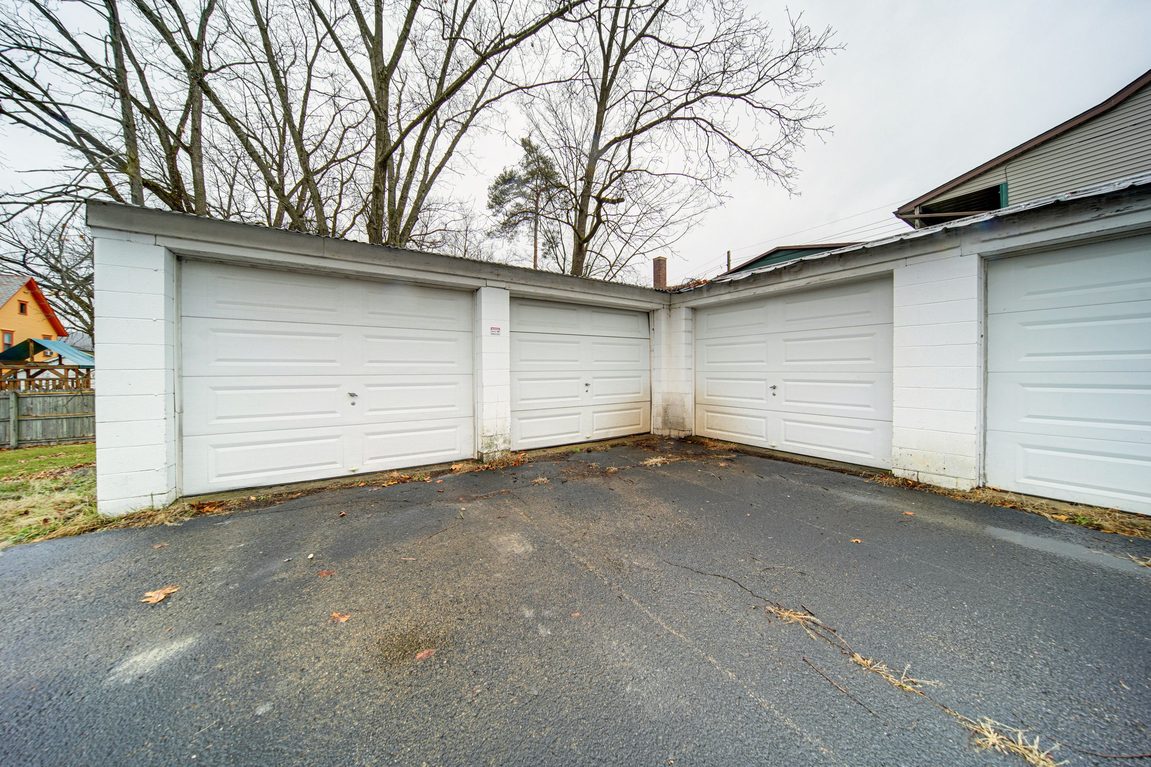Parking | Shared Garage (1 Vehicle)