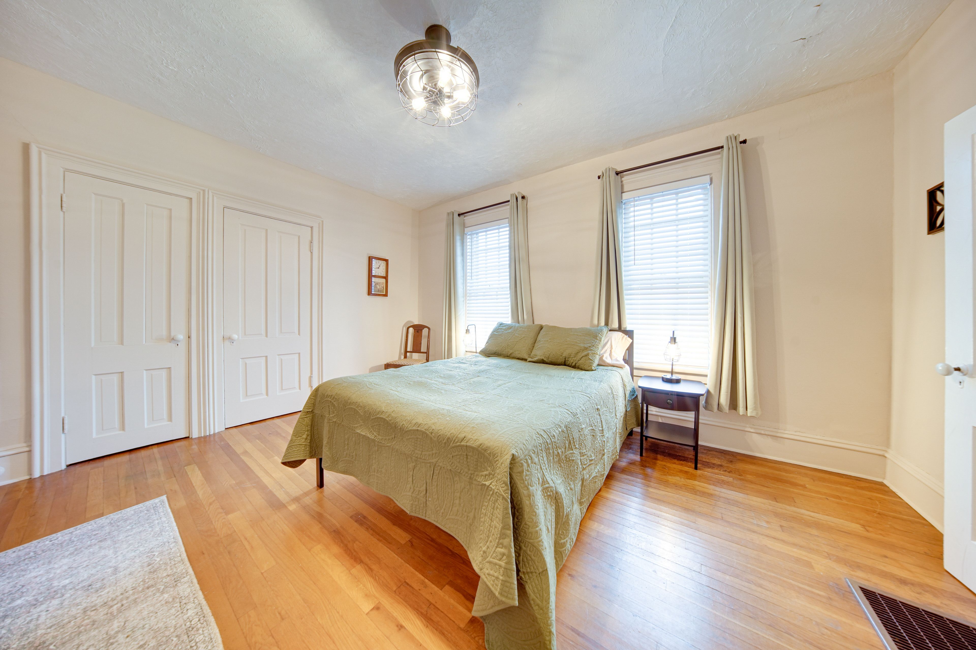Bedroom 1 | Queen Bed | Linens Provided | En-Suite