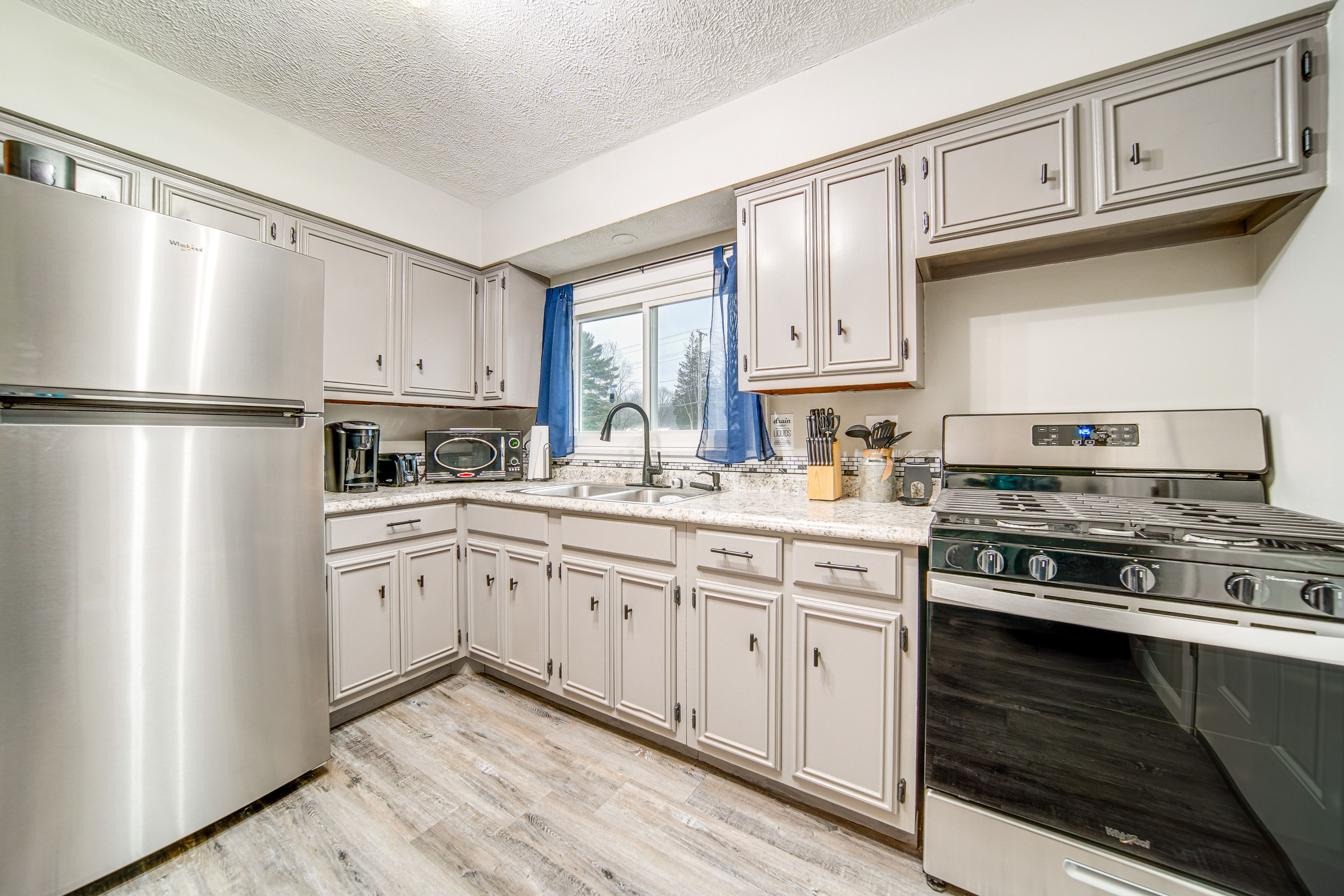 Kitchen | Keurig & Coffee Pods | Toaster
