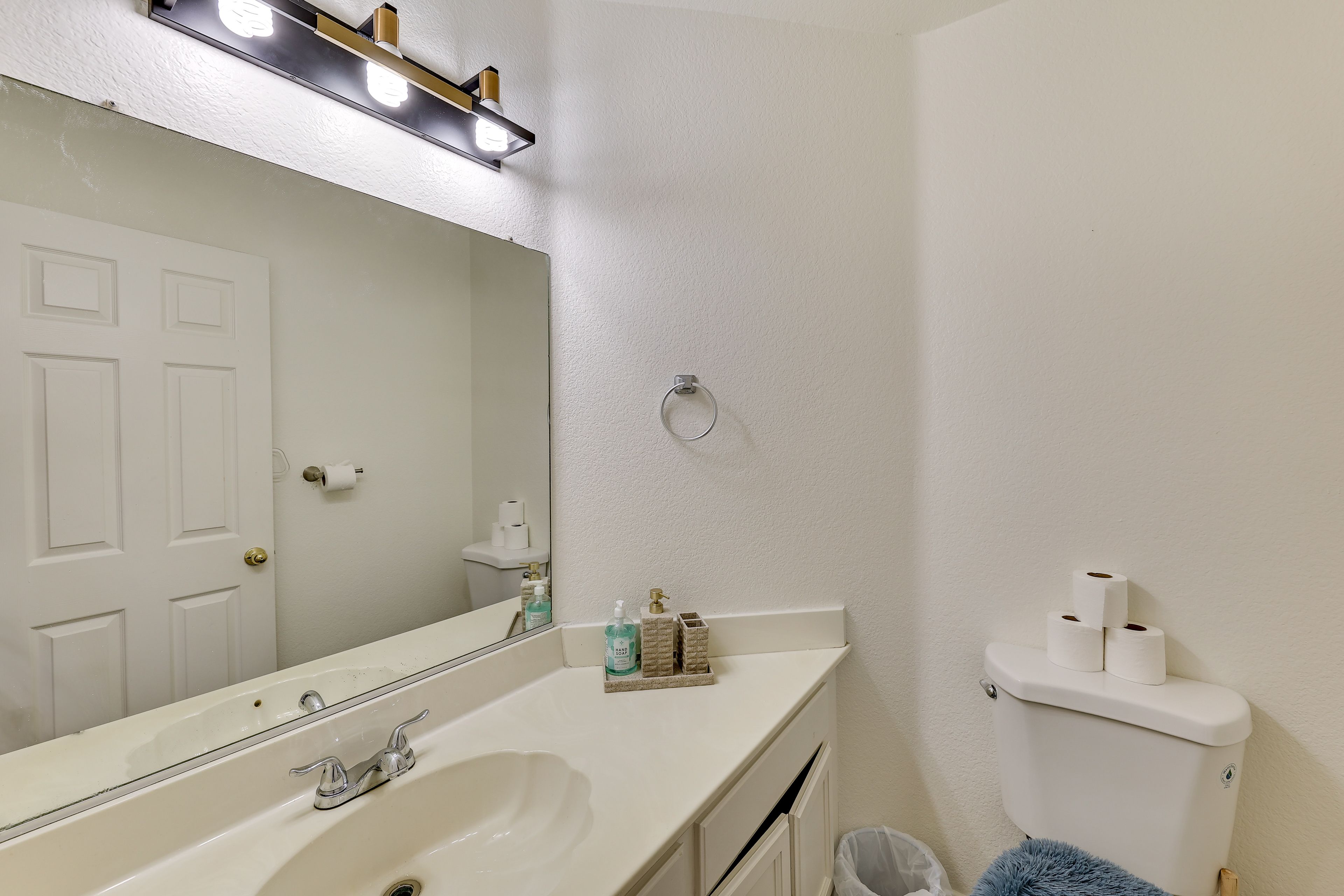 Half Bathroom | 1st Floor