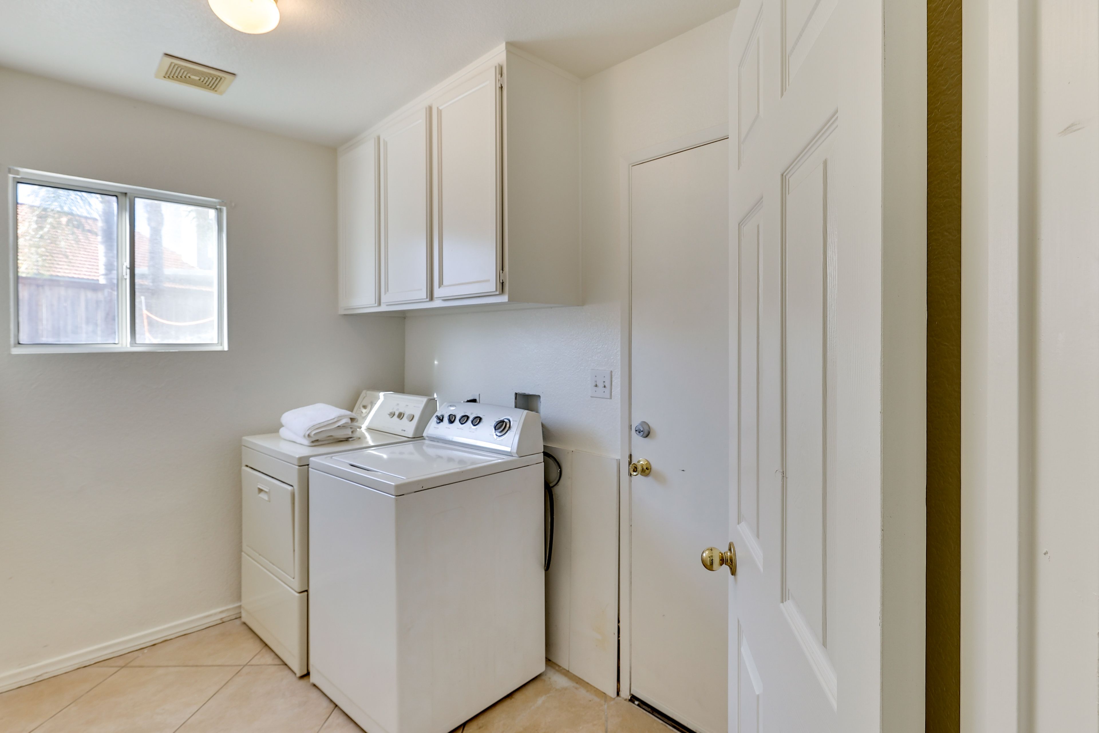 Washer & Dryer | Detergent Provided