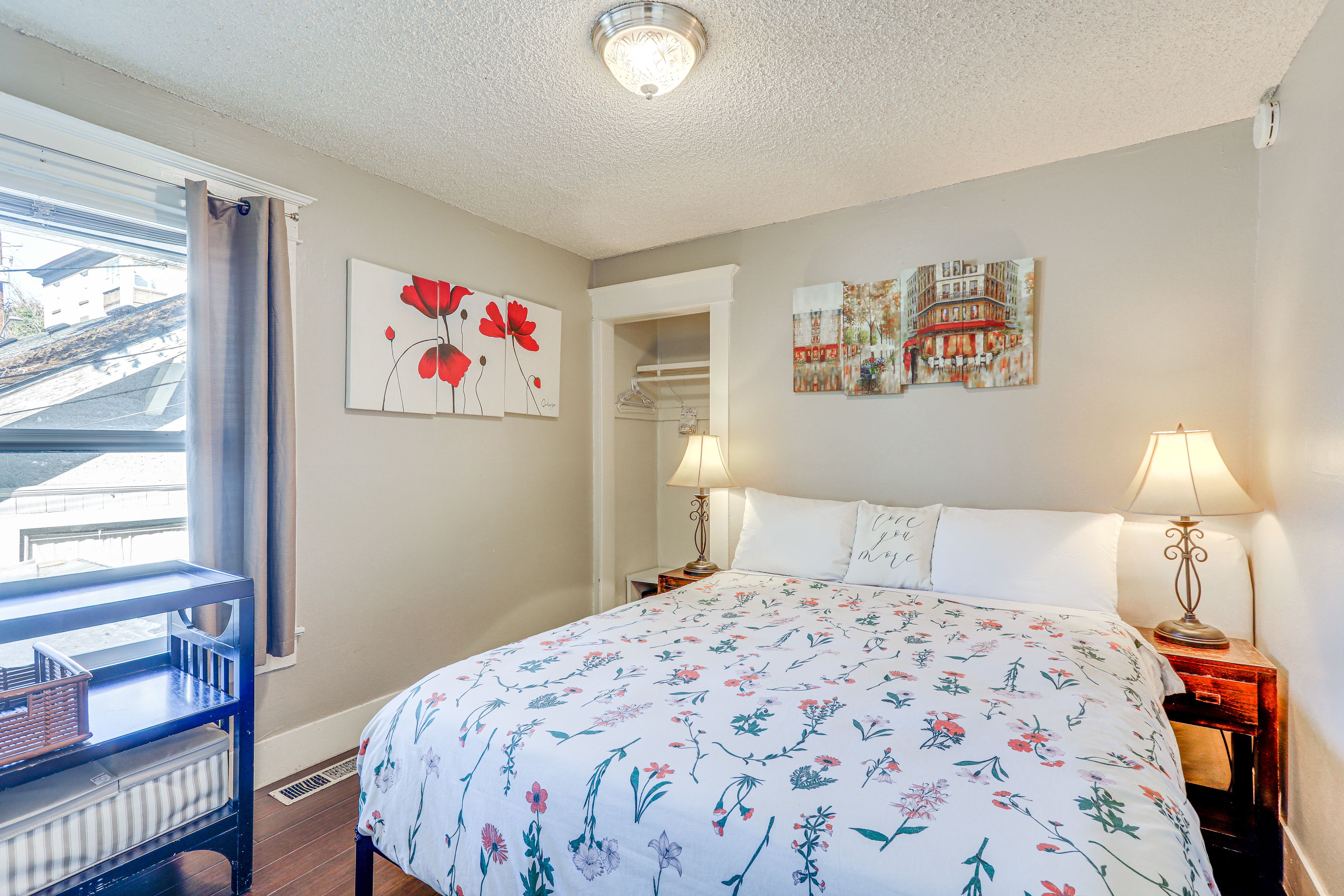 Bedroom 2 | Queen Bed