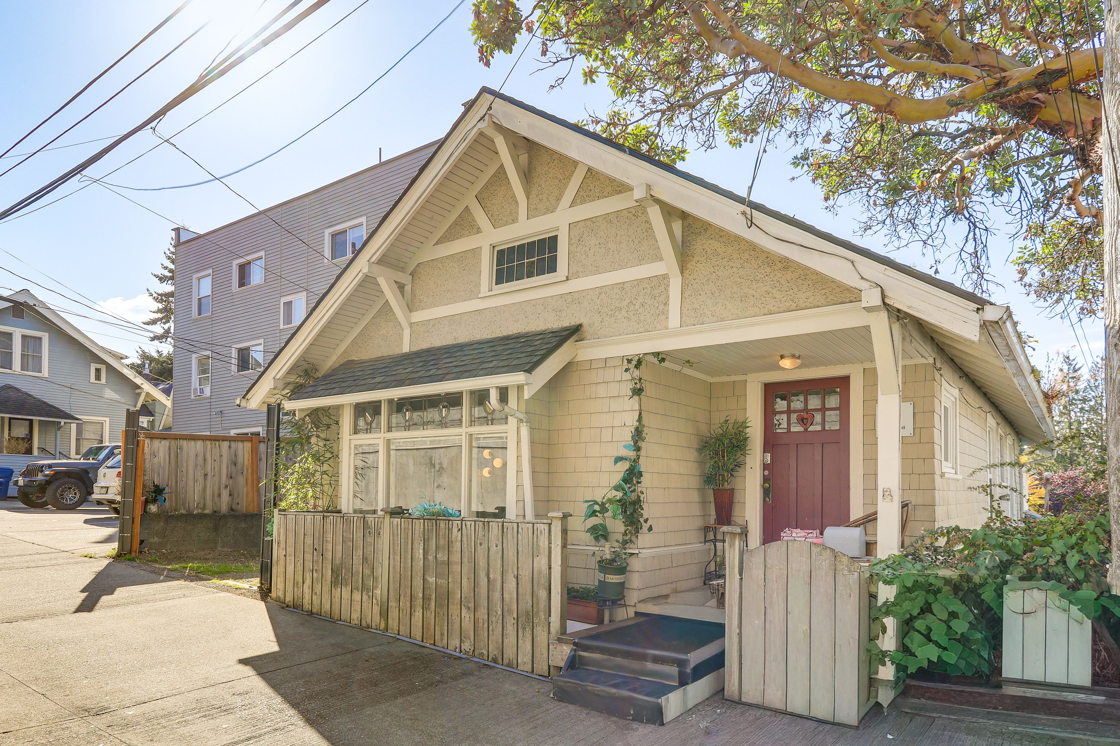 Seattle Vacation Rental | 2BR | 1BA | 3 Steps Required | 910 Sq Ft