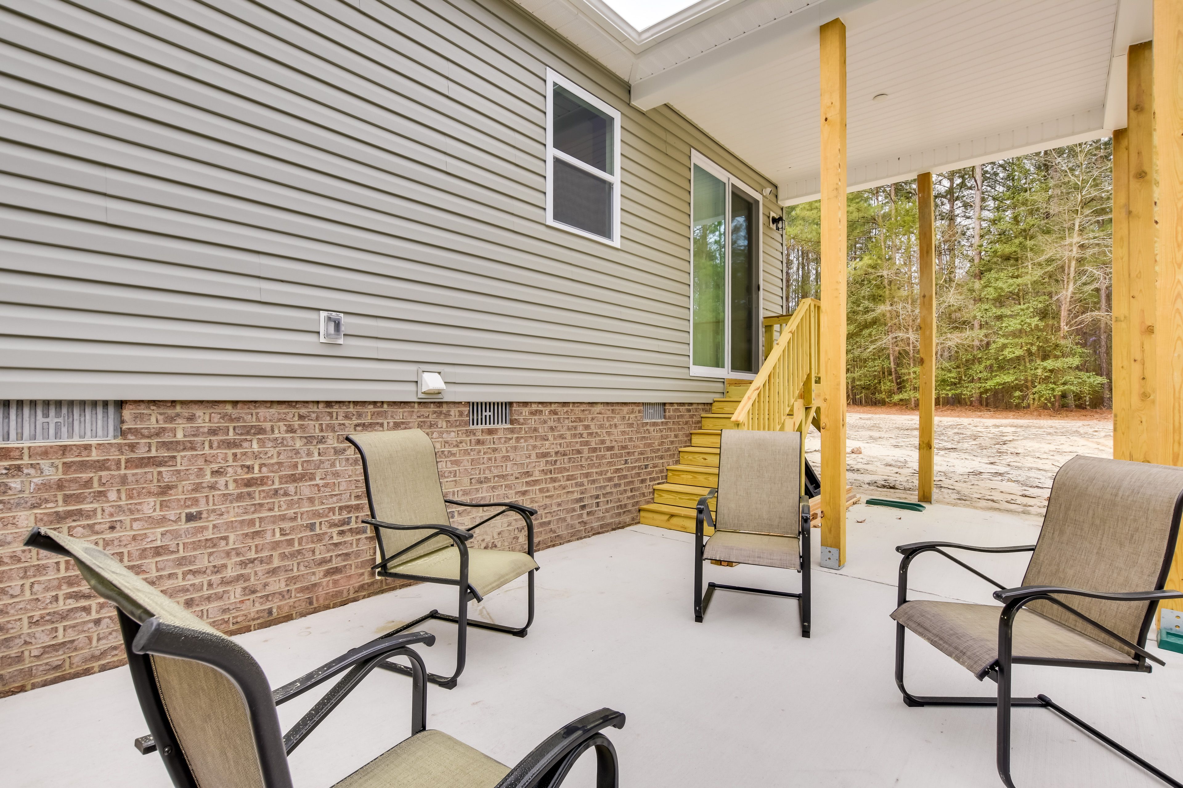 Patio | Outdoor Seating Areas