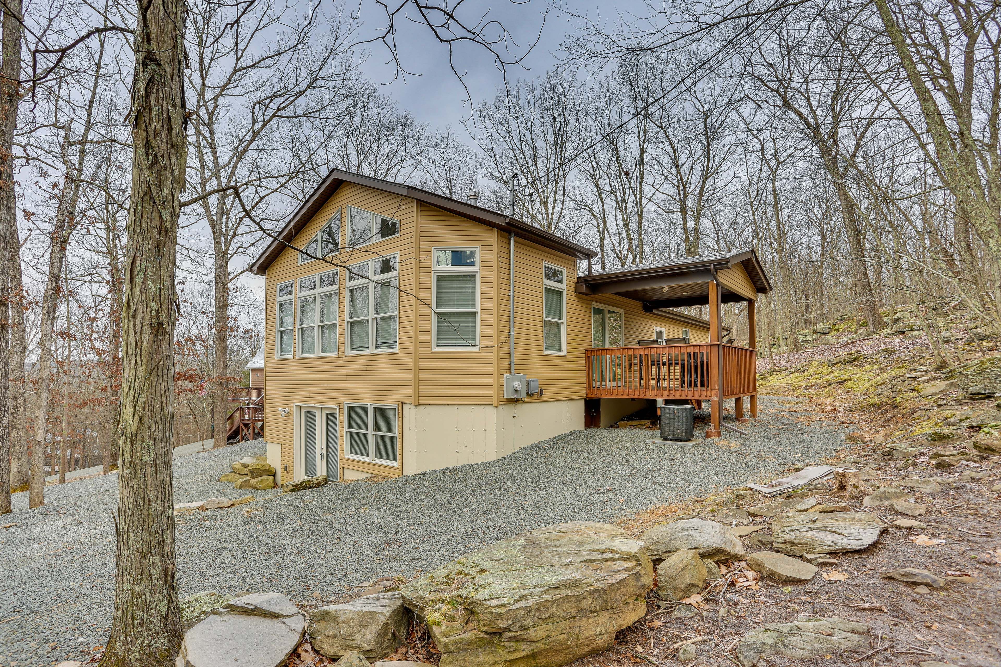 House Exterior | Furnished Deck | Dining Area | Gas Grill