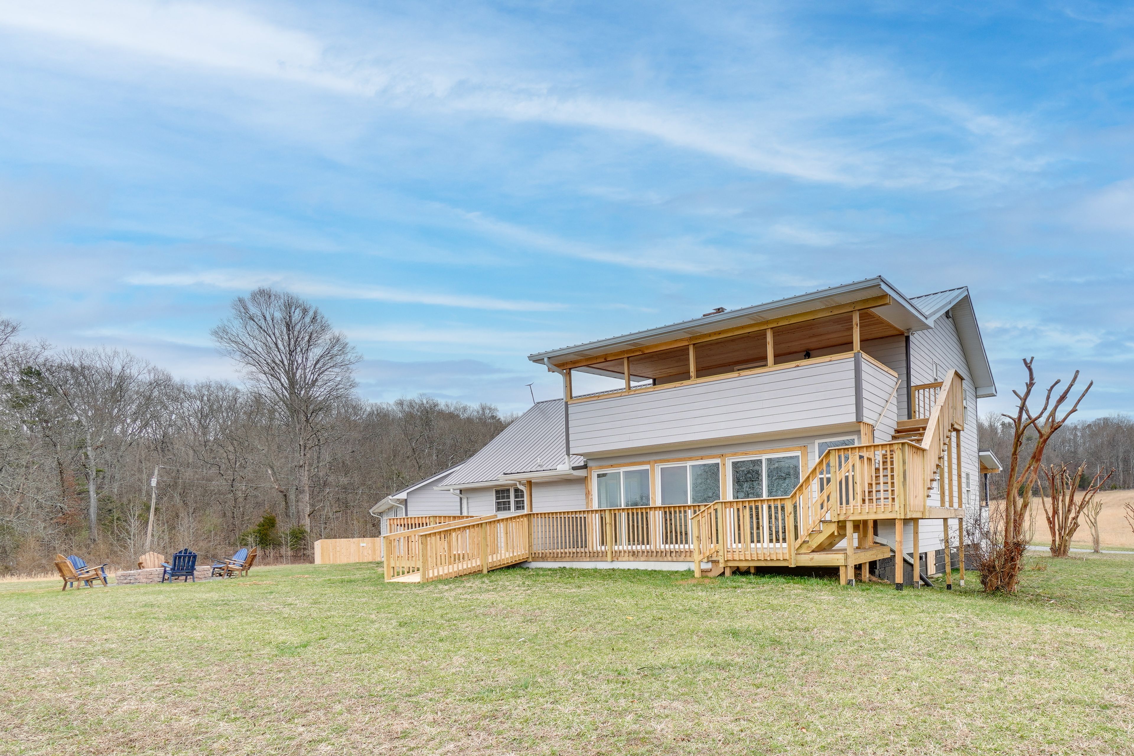 Private Yard | Fire Pit | River Access