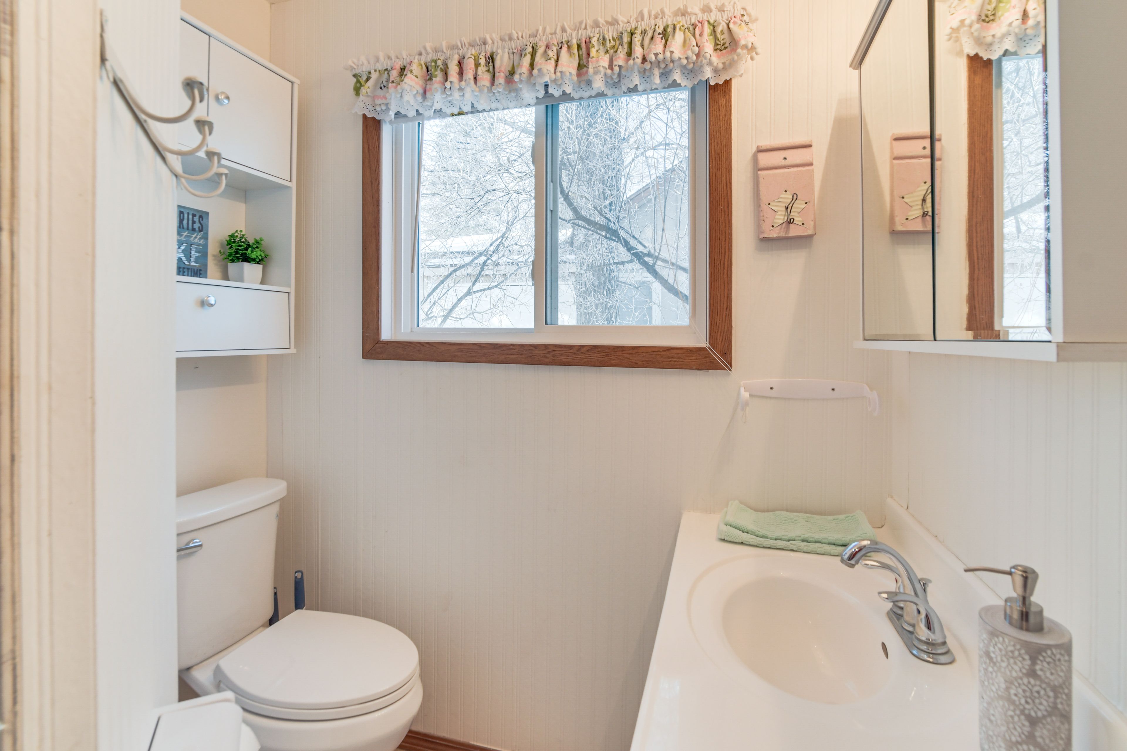 Full Bathroom
