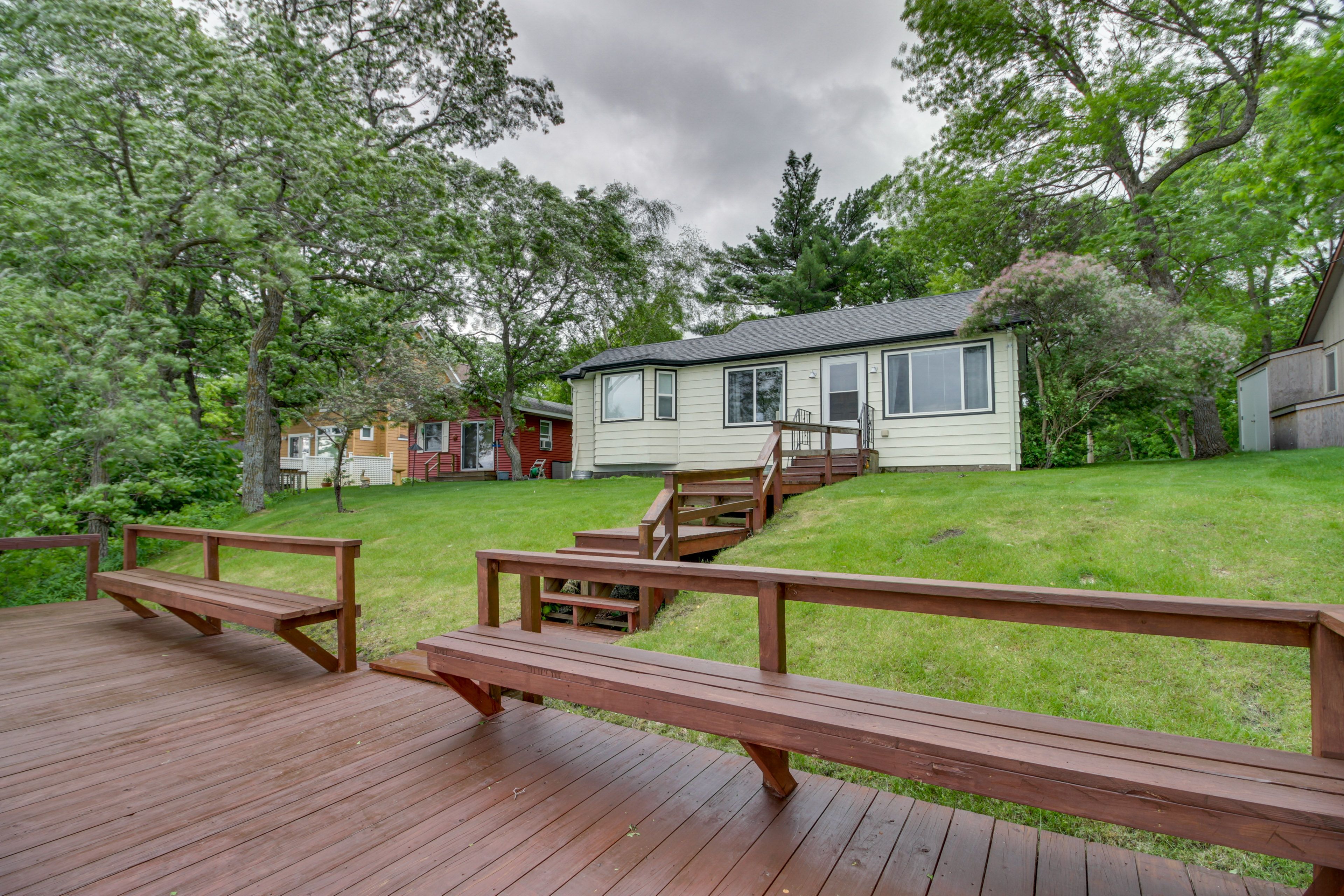 Backyard | Lakefront Deck