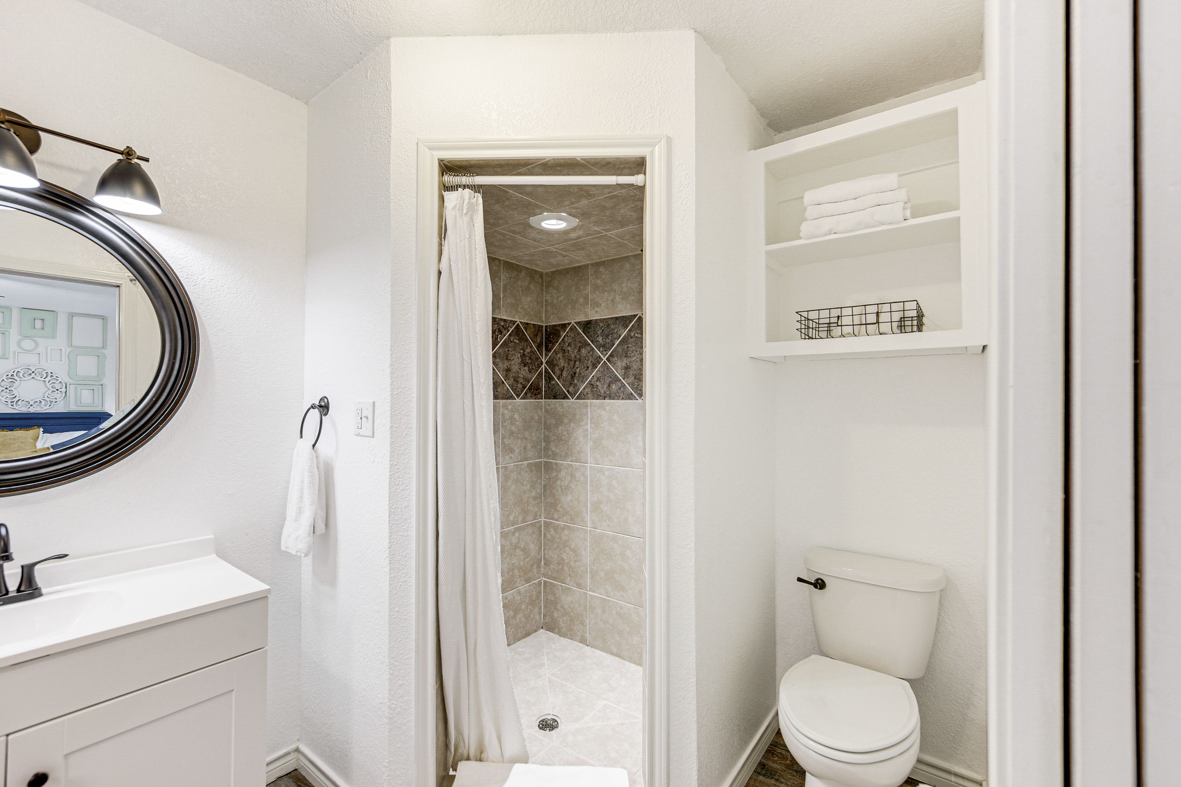 Full Bathroom