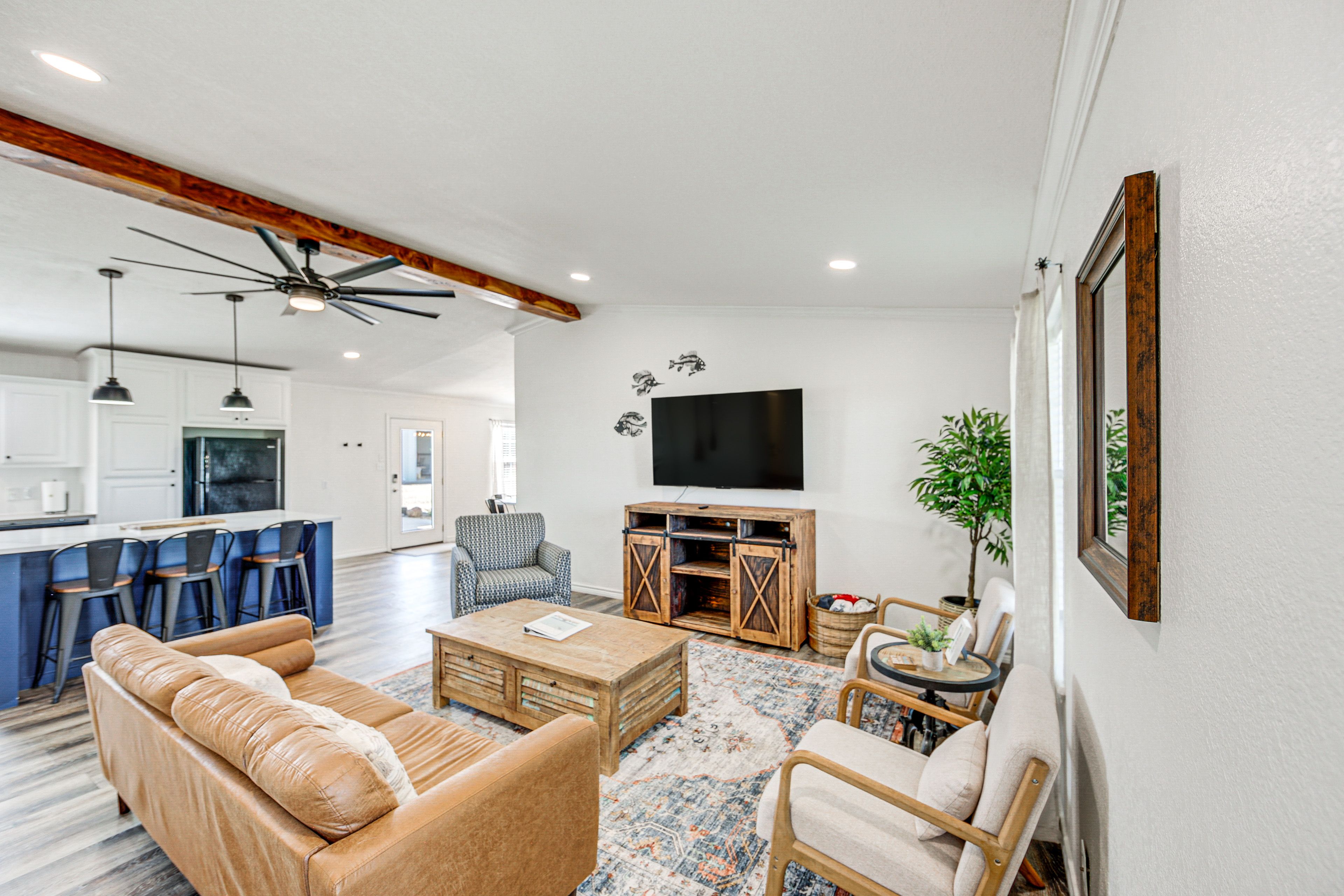 Van Vacation Rental | 4BR | 3BA | 1,800 Sq Ft | 1 Minor Step to Enter