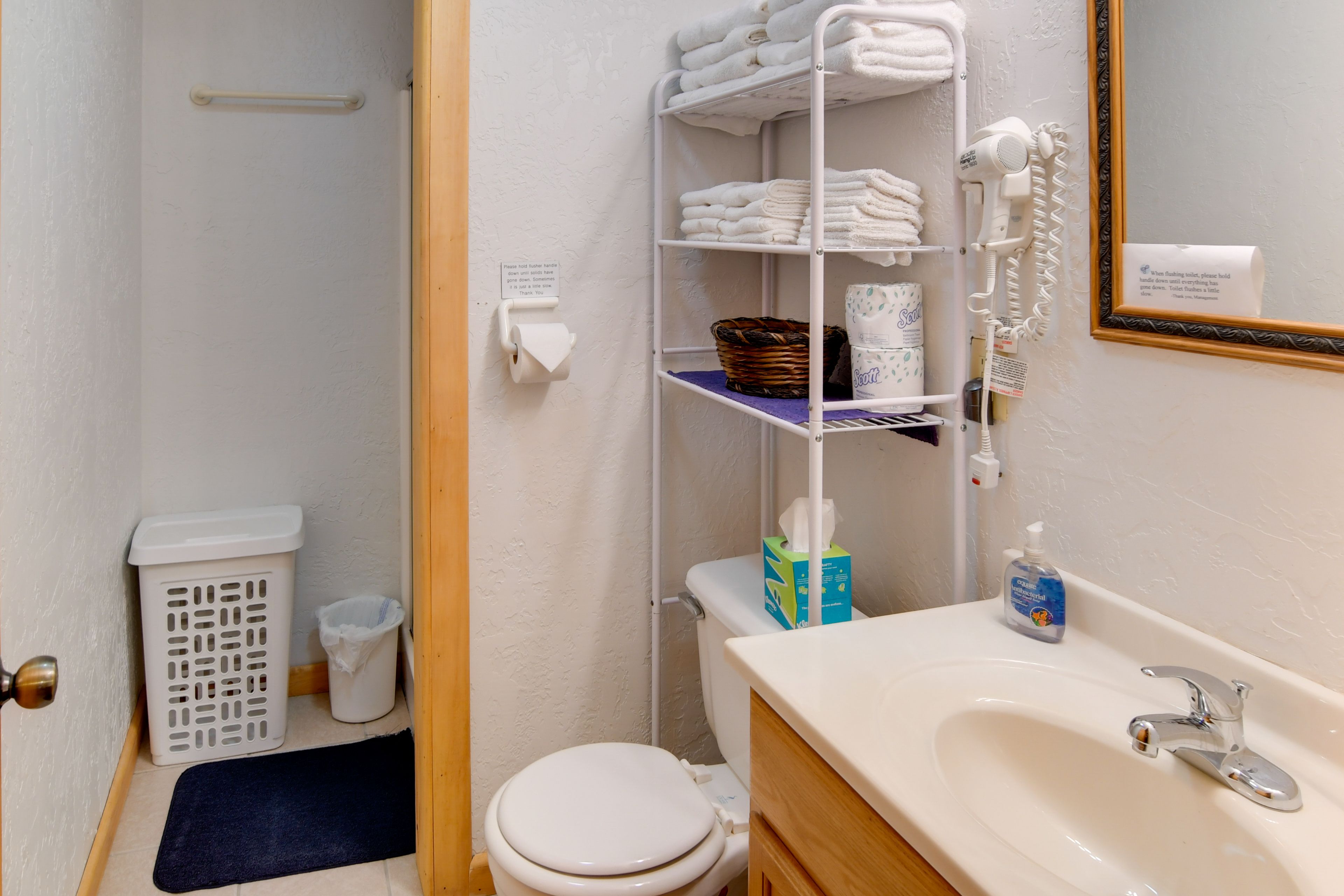 En-Suite Bathroom | 2nd Floor