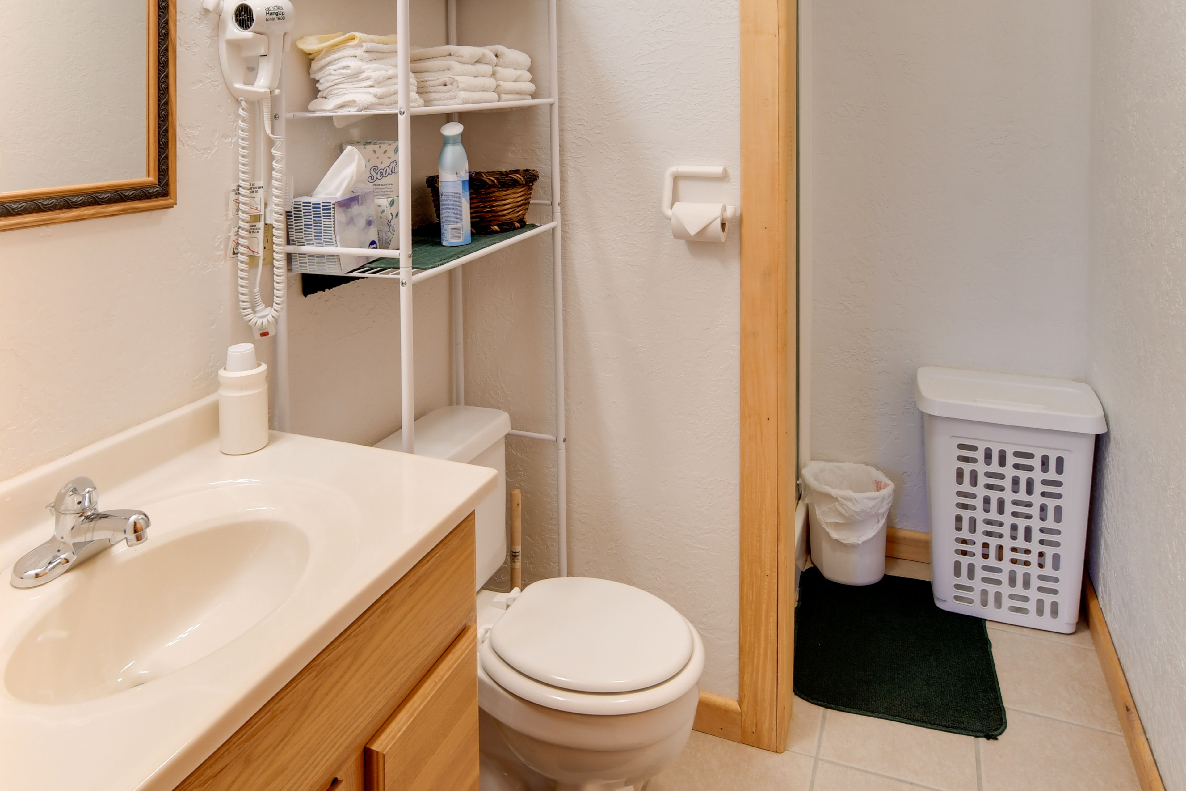 En-Suite Bathroom | 2nd Floor