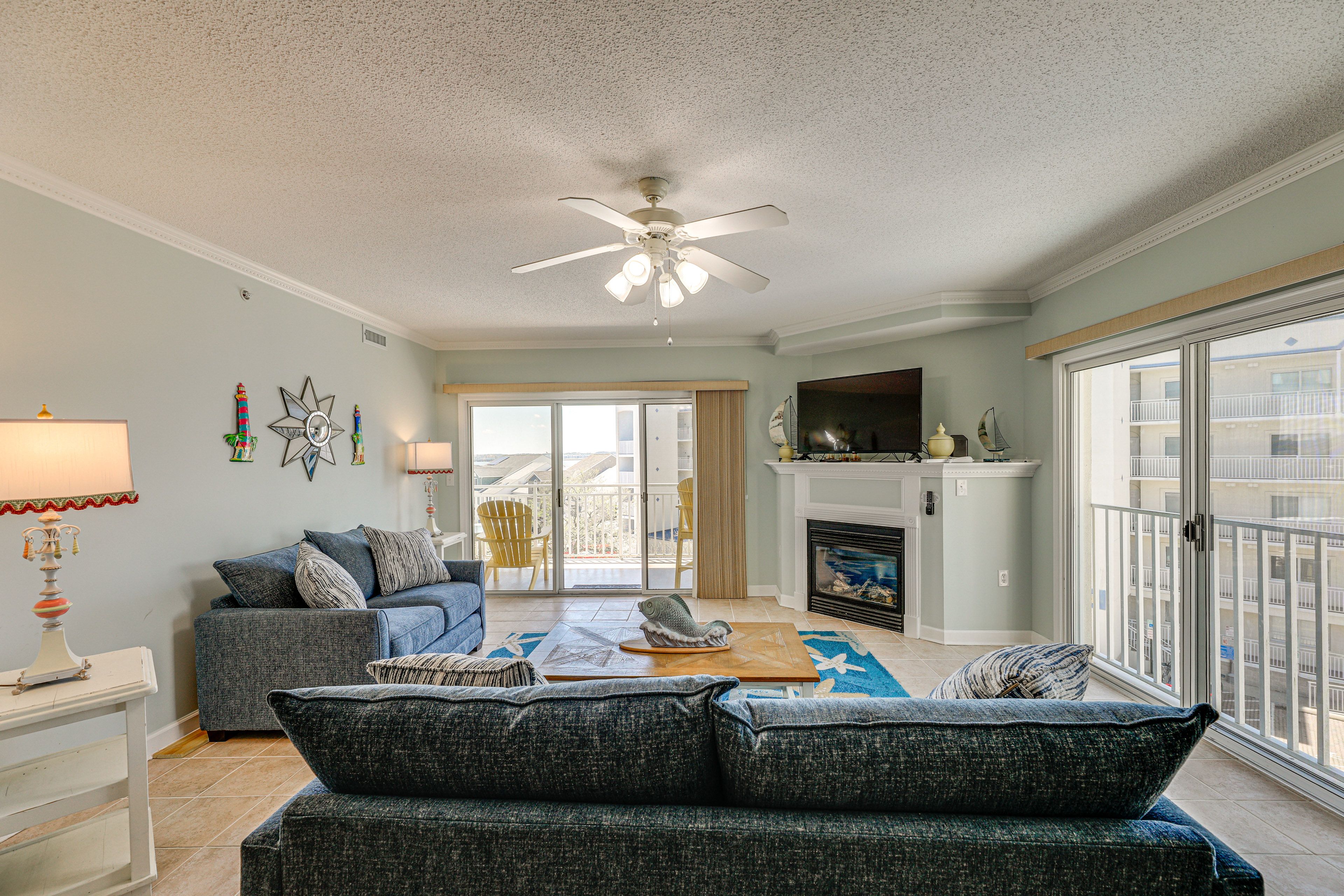 Living Room | Smart TV | Free WiFi | Queen Sleeper Sofa