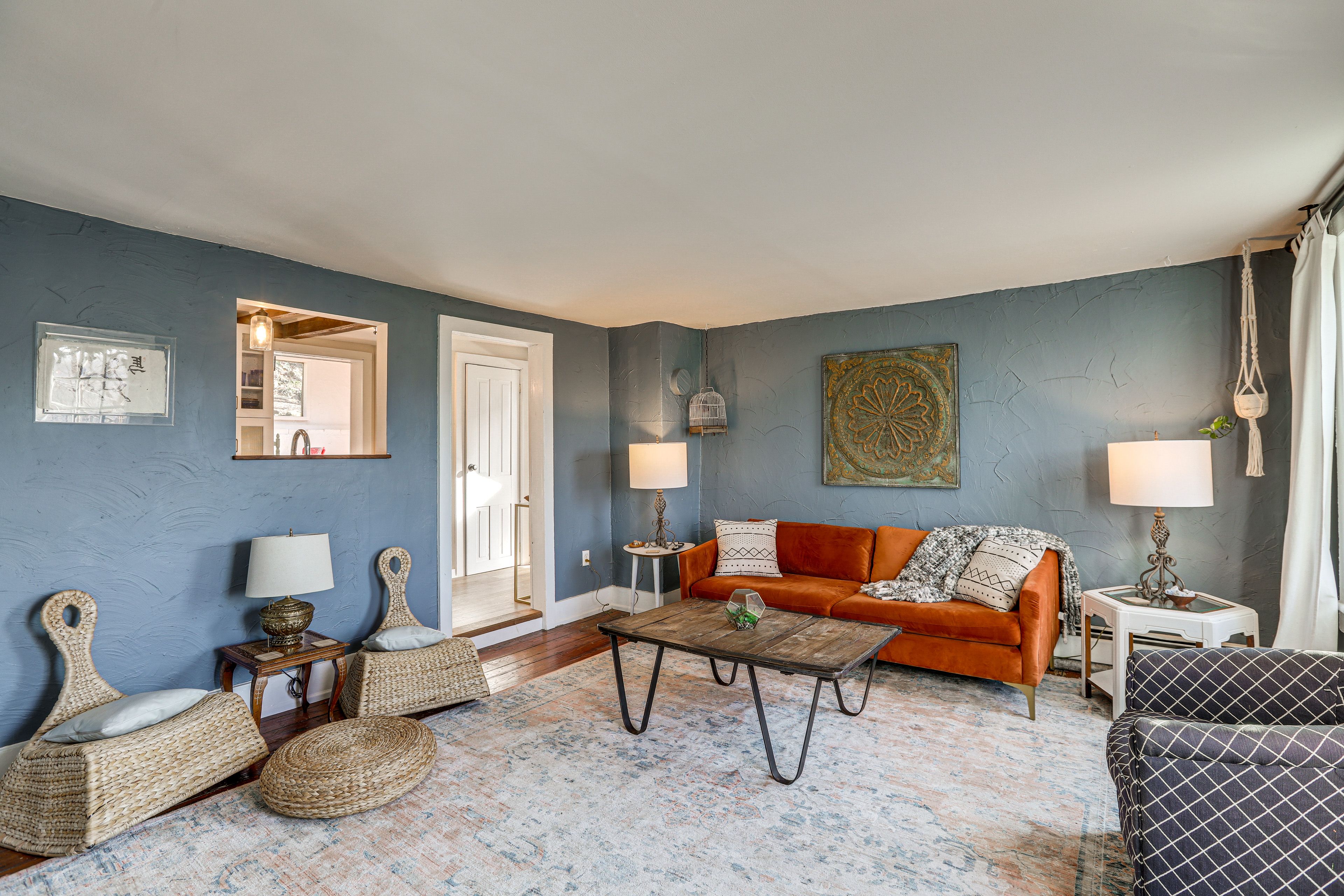 Living Room | 1st Floor | Smart TV | Free WiFi