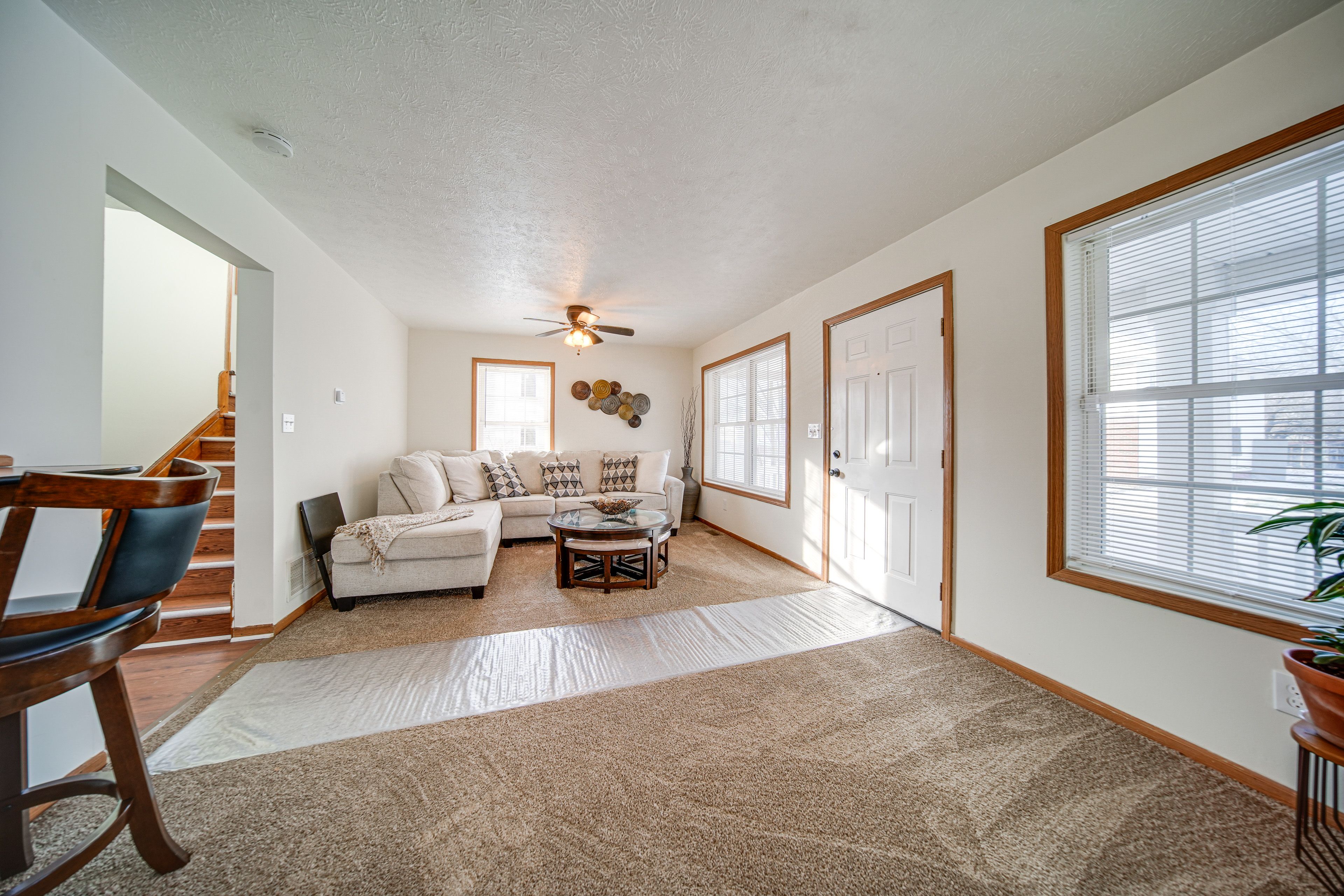 Living Room | 1st Floor | Central Heating | Smart TV | Free WiFi