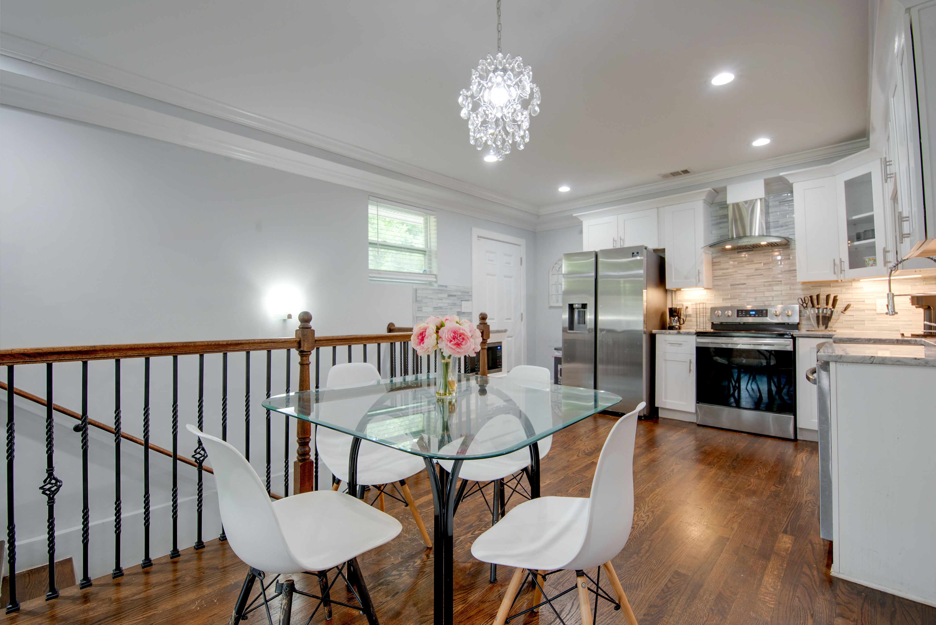 Kitchen & Dining Area